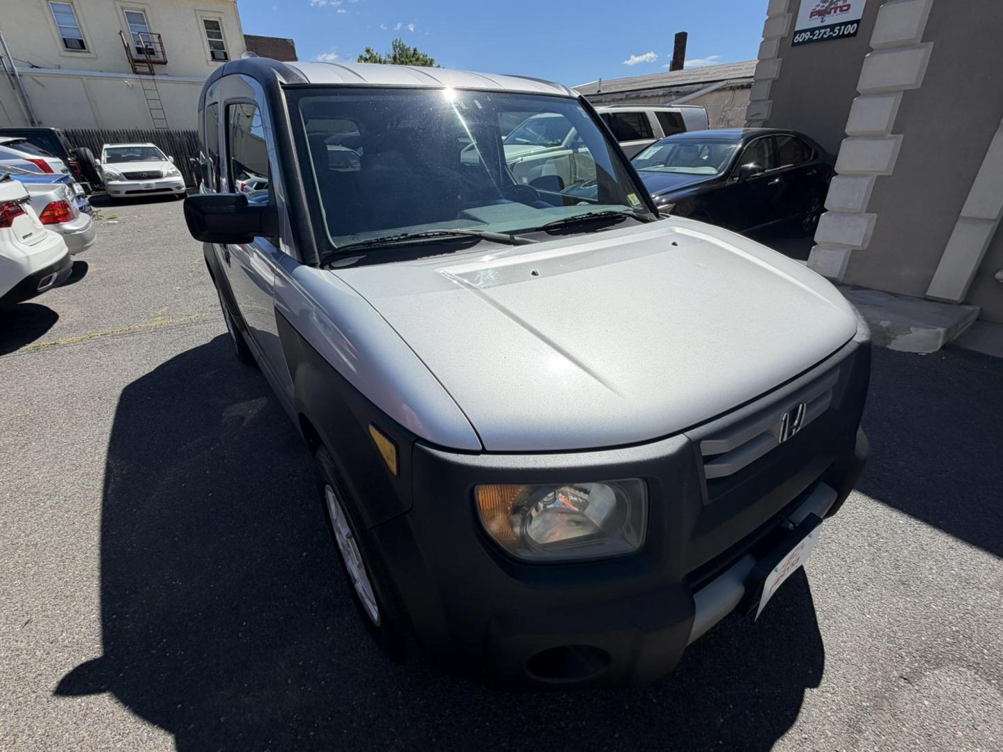 2007 SILVER /Black/gray Honda Element LX 4WD AT (5J6YH28337L) with an 2.4L L4 DOHC 16V engine, 5-Speed Automatic Overdrive transmission, located at 1018 Brunswick Ave, Trenton, NJ, 08638, (609) 989-0900, 40.240086, -74.748085- Photo#6