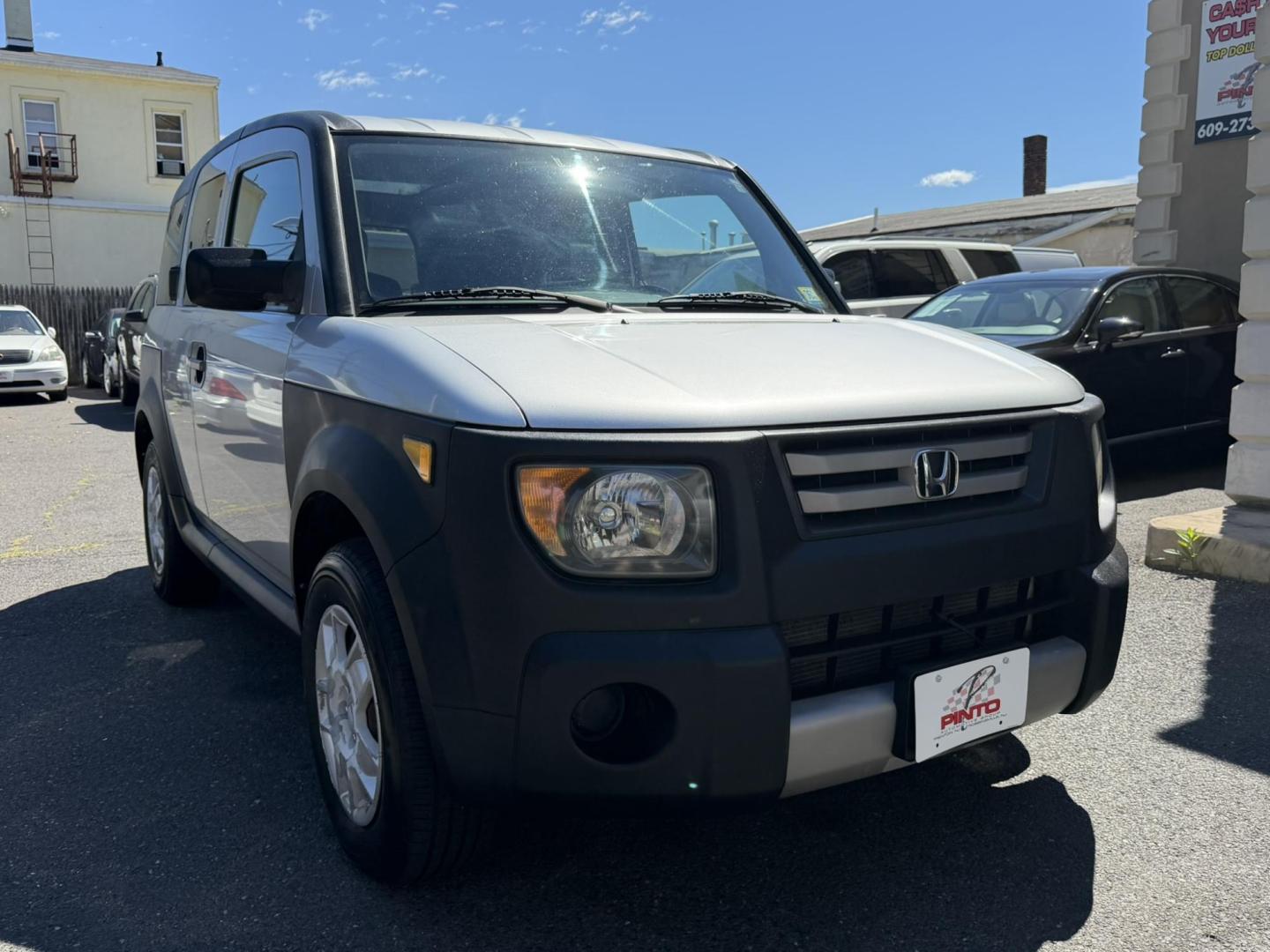 2007 SILVER /Black/gray Honda Element LX 4WD AT (5J6YH28337L) with an 2.4L L4 DOHC 16V engine, 5-Speed Automatic Overdrive transmission, located at 1018 Brunswick Ave, Trenton, NJ, 08638, (609) 989-0900, 40.240086, -74.748085- Photo#3