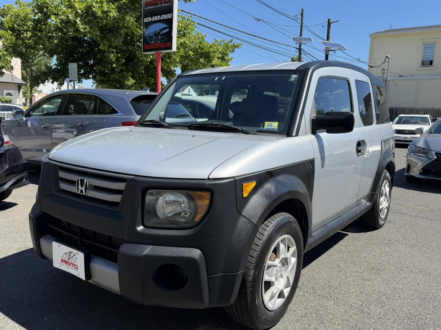 2007 SILVER /Black/gray Honda Element LX 4WD AT (5J6YH28337L) with an 2.4L L4 DOHC 16V engine, 5-Speed Automatic Overdrive transmission, located at 1018 Brunswick Ave, Trenton, NJ, 08638, (609) 989-0900, 40.240086, -74.748085- Photo#0