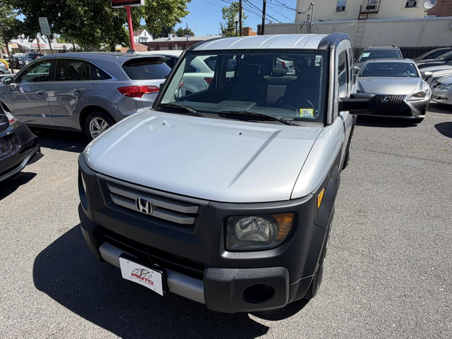 2007 SILVER /Black/gray Honda Element LX 4WD AT (5J6YH28337L) with an 2.4L L4 DOHC 16V engine, 5-Speed Automatic Overdrive transmission, located at 1018 Brunswick Ave, Trenton, NJ, 08638, (609) 989-0900, 40.240086, -74.748085- Photo#10