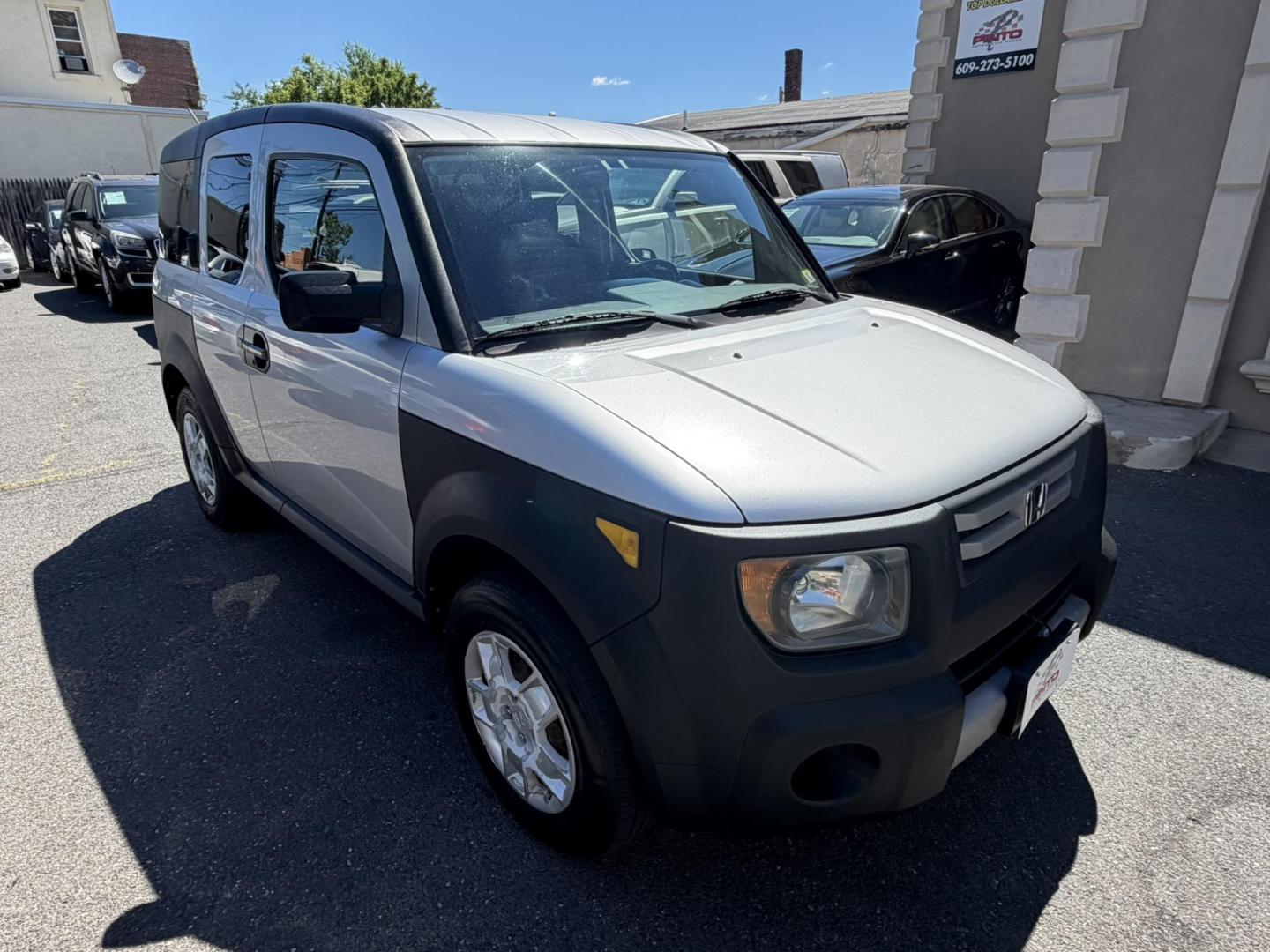 2007 SILVER /Black/gray Honda Element LX 4WD AT (5J6YH28337L) with an 2.4L L4 DOHC 16V engine, 5-Speed Automatic Overdrive transmission, located at 1018 Brunswick Ave, Trenton, NJ, 08638, (609) 989-0900, 40.240086, -74.748085- Photo#13