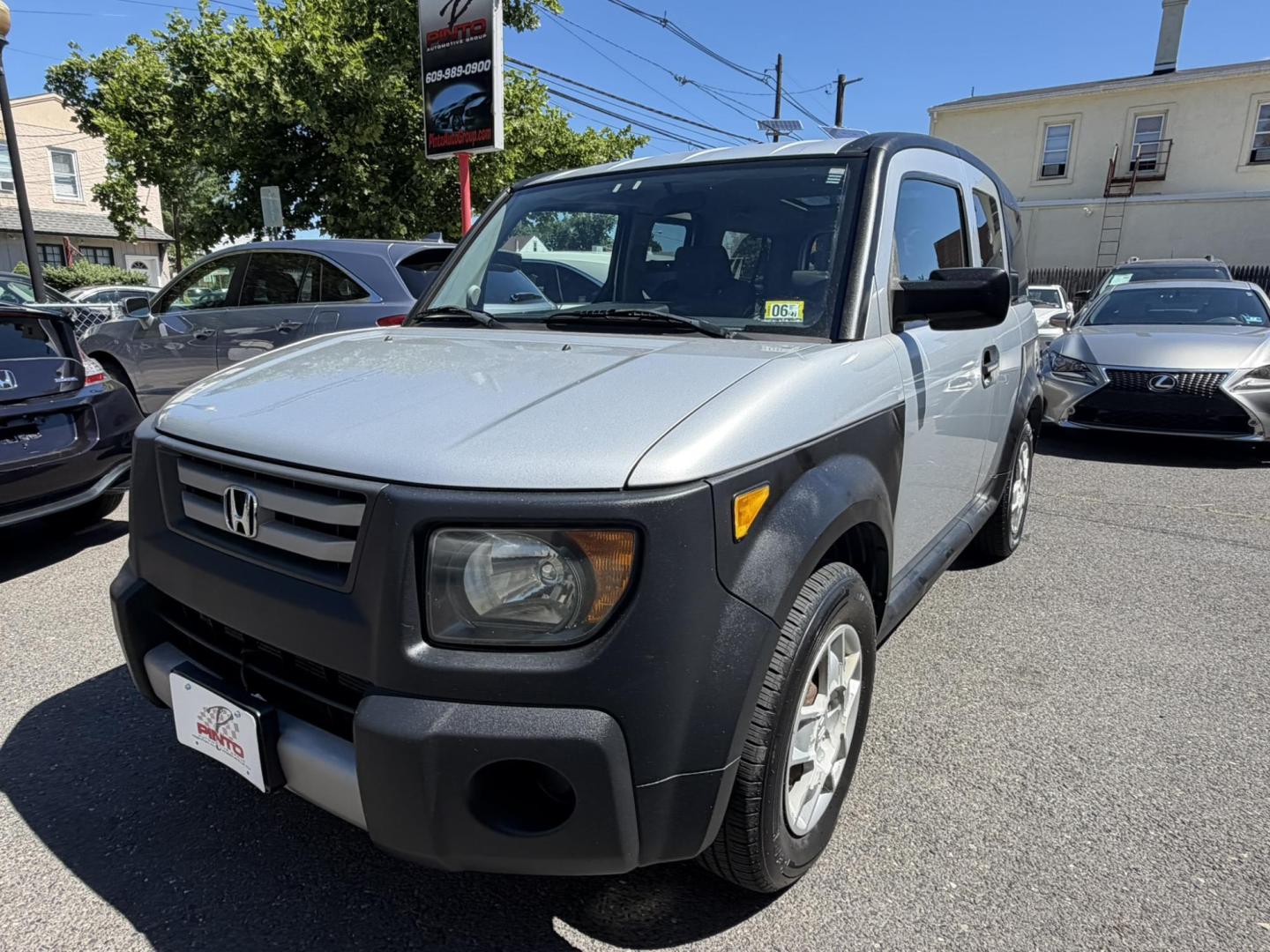 2007 SILVER /Black/gray Honda Element LX 4WD AT (5J6YH28337L) with an 2.4L L4 DOHC 16V engine, 5-Speed Automatic Overdrive transmission, located at 1018 Brunswick Ave, Trenton, NJ, 08638, (609) 989-0900, 40.240086, -74.748085- Photo#17