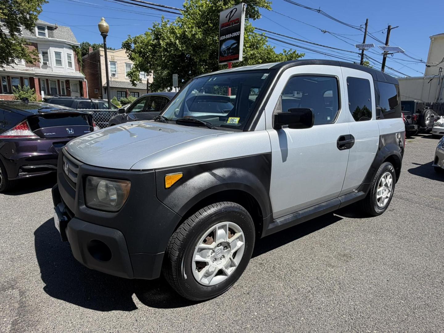 2007 SILVER /Black/gray Honda Element LX 4WD AT (5J6YH28337L) with an 2.4L L4 DOHC 16V engine, 5-Speed Automatic Overdrive transmission, located at 1018 Brunswick Ave, Trenton, NJ, 08638, (609) 989-0900, 40.240086, -74.748085- Photo#2