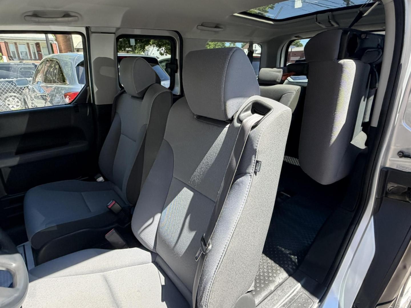 2007 SILVER /Black/gray Honda Element LX 4WD AT (5J6YH28337L) with an 2.4L L4 DOHC 16V engine, 5-Speed Automatic Overdrive transmission, located at 1018 Brunswick Ave, Trenton, NJ, 08638, (609) 989-0900, 40.240086, -74.748085- Photo#25