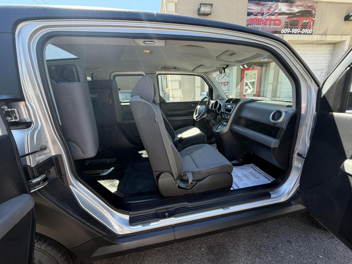 2007 SILVER /Black/gray Honda Element LX 4WD AT (5J6YH28337L) with an 2.4L L4 DOHC 16V engine, 5-Speed Automatic Overdrive transmission, located at 1018 Brunswick Ave, Trenton, NJ, 08638, (609) 989-0900, 40.240086, -74.748085- Photo#29