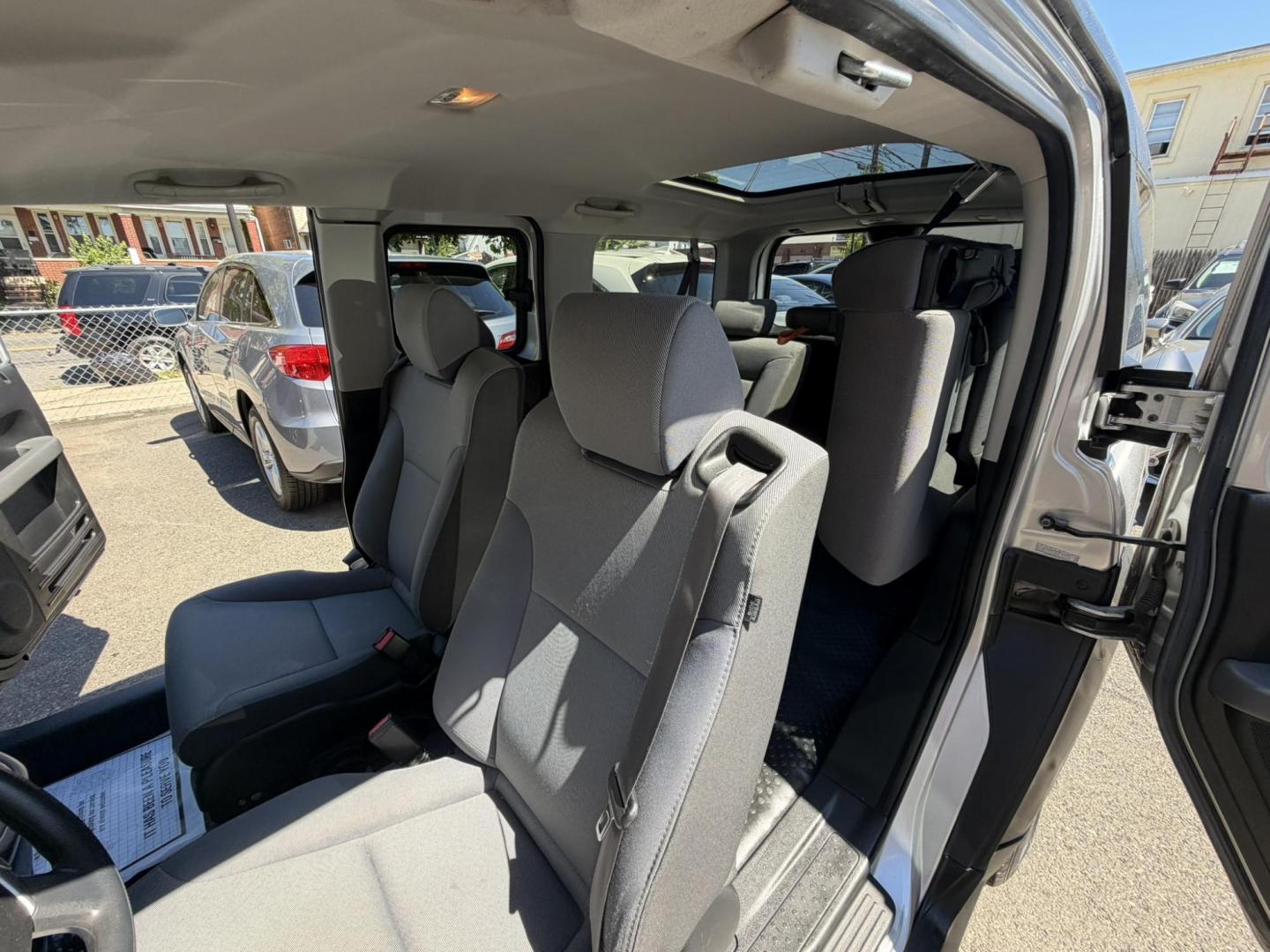 2007 SILVER /Black/gray Honda Element LX 4WD AT (5J6YH28337L) with an 2.4L L4 DOHC 16V engine, 5-Speed Automatic Overdrive transmission, located at 1018 Brunswick Ave, Trenton, NJ, 08638, (609) 989-0900, 40.240086, -74.748085- Photo#35