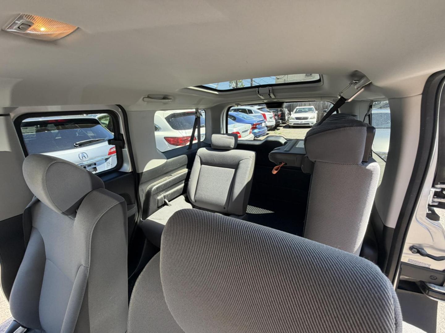 2007 SILVER /Black/gray Honda Element LX 4WD AT (5J6YH28337L) with an 2.4L L4 DOHC 16V engine, 5-Speed Automatic Overdrive transmission, located at 1018 Brunswick Ave, Trenton, NJ, 08638, (609) 989-0900, 40.240086, -74.748085- Photo#36