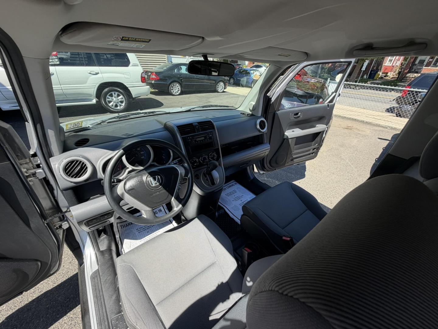 2007 SILVER /Black/gray Honda Element LX 4WD AT (5J6YH28337L) with an 2.4L L4 DOHC 16V engine, 5-Speed Automatic Overdrive transmission, located at 1018 Brunswick Ave, Trenton, NJ, 08638, (609) 989-0900, 40.240086, -74.748085- Photo#39