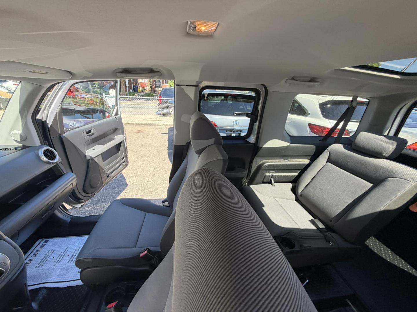 2007 SILVER /Black/gray Honda Element LX 4WD AT (5J6YH28337L) with an 2.4L L4 DOHC 16V engine, 5-Speed Automatic Overdrive transmission, located at 1018 Brunswick Ave, Trenton, NJ, 08638, (609) 989-0900, 40.240086, -74.748085- Photo#38