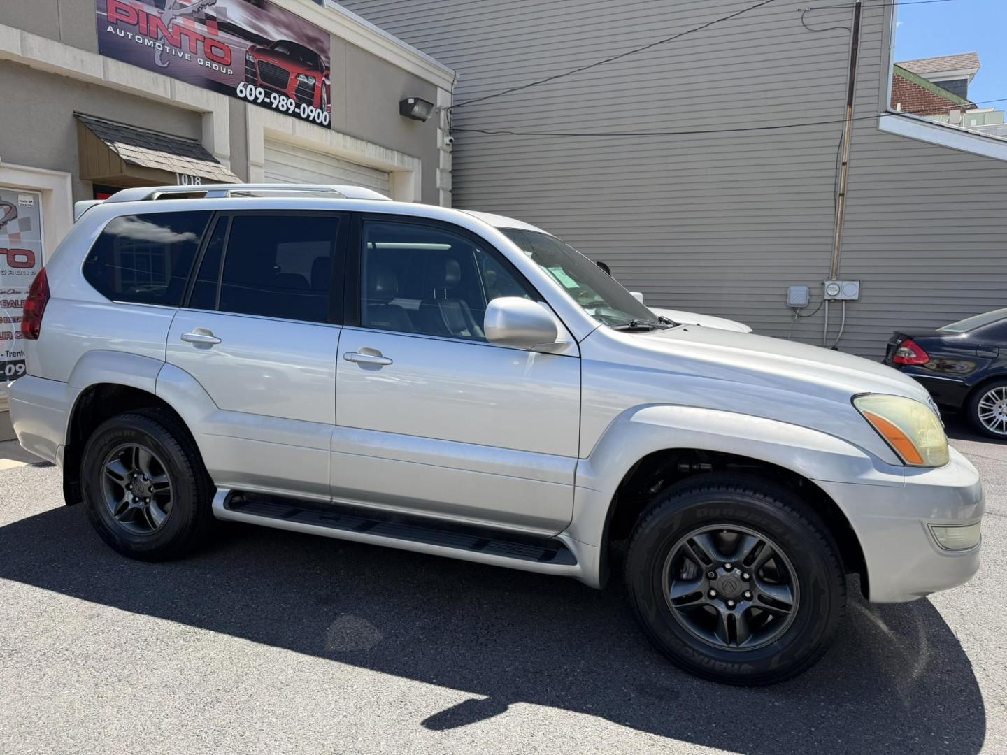 2005 SILVER /Gray Leather Lexus GX 470 Sport Utility (JTJBT20X350) with an 4.7L V8 DOHC 32V engine, 5-Speed Automatic Overdrive transmission, located at 1018 Brunswick Ave, Trenton, NJ, 08638, (609) 989-0900, 40.240086, -74.748085 - A real nice 1 owner Lexus GX that has been well maintained since new! Recently serviced and detailed and ready to go. This one will not last long at all. Please call Anthony to set up an appointment 609-273-5100- Photo#6