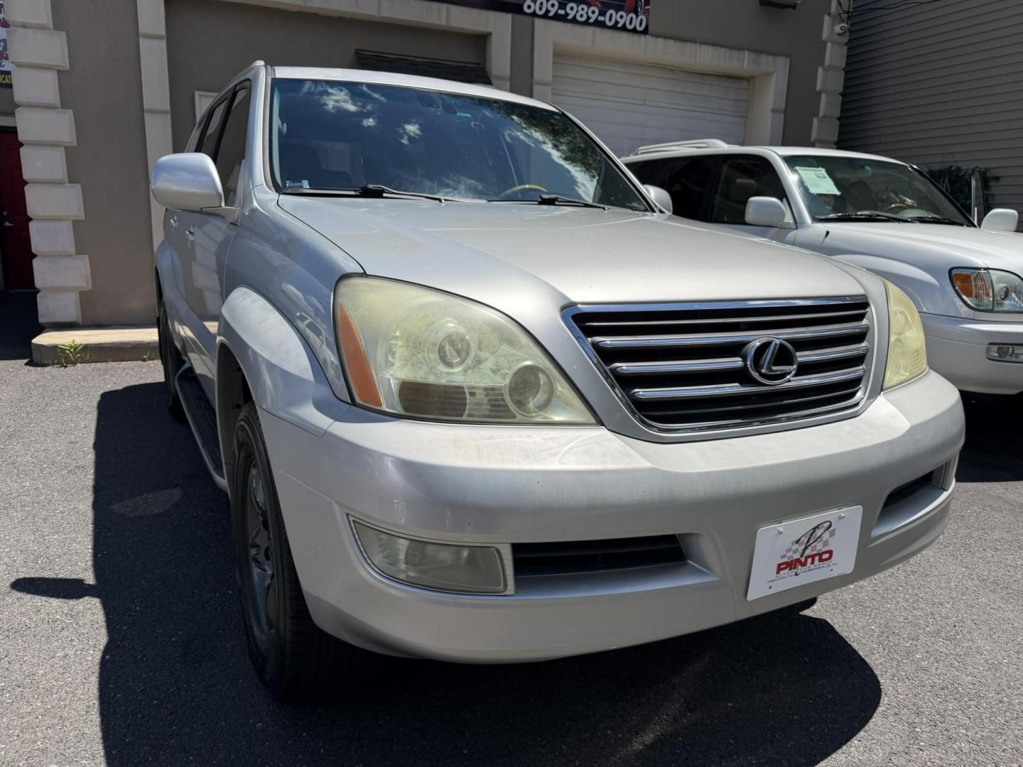 2005 SILVER /Gray Leather Lexus GX 470 Sport Utility (JTJBT20X350) with an 4.7L V8 DOHC 32V engine, 5-Speed Automatic Overdrive transmission, located at 1018 Brunswick Ave, Trenton, NJ, 08638, (609) 989-0900, 40.240086, -74.748085 - A real nice 1 owner Lexus GX that has been well maintained since new! Recently serviced and detailed and ready to go. This one will not last long at all. Please call Anthony to set up an appointment 609-273-5100- Photo#8