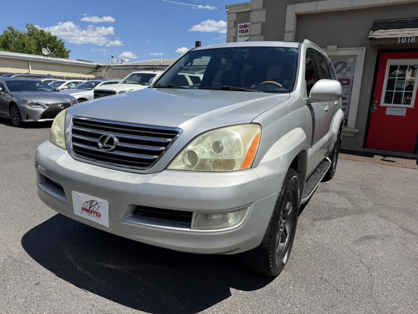 2005 SILVER /Gray Leather Lexus GX 470 Sport Utility (JTJBT20X350) with an 4.7L V8 DOHC 32V engine, 5-Speed Automatic Overdrive transmission, located at 1018 Brunswick Ave, Trenton, NJ, 08638, (609) 989-0900, 40.240086, -74.748085 - A real nice 1 owner Lexus GX that has been well maintained since new! Recently serviced and detailed and ready to go. This one will not last long at all. Please call Anthony to set up an appointment 609-273-5100- Photo#2
