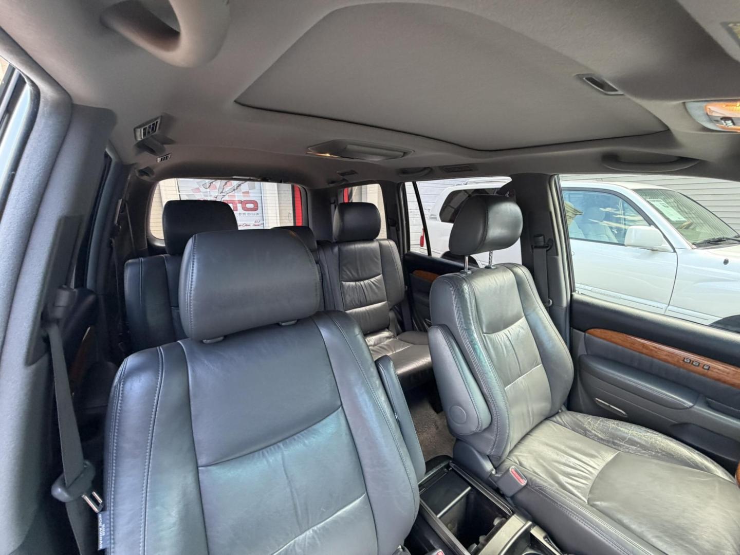 2005 SILVER /Gray Leather Lexus GX 470 Sport Utility (JTJBT20X350) with an 4.7L V8 DOHC 32V engine, 5-Speed Automatic Overdrive transmission, located at 1018 Brunswick Ave, Trenton, NJ, 08638, (609) 989-0900, 40.240086, -74.748085 - A real nice 1 owner Lexus GX that has been well maintained since new! Recently serviced and detailed and ready to go. This one will not last long at all. Please call Anthony to set up an appointment 609-273-5100- Photo#14