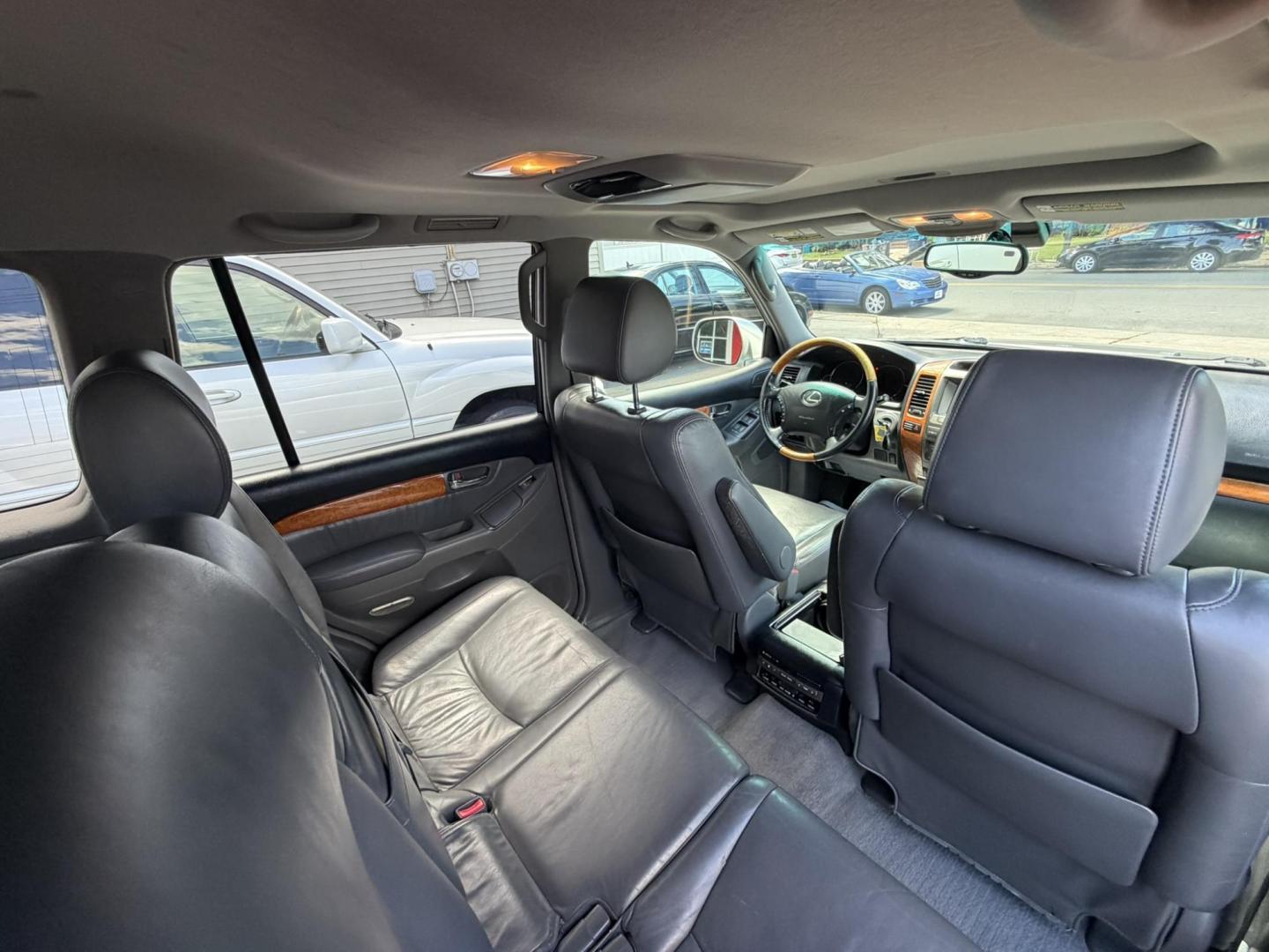 2005 SILVER /Gray Leather Lexus GX 470 Sport Utility (JTJBT20X350) with an 4.7L V8 DOHC 32V engine, 5-Speed Automatic Overdrive transmission, located at 1018 Brunswick Ave, Trenton, NJ, 08638, (609) 989-0900, 40.240086, -74.748085 - A real nice 1 owner Lexus GX that has been well maintained since new! Recently serviced and detailed and ready to go. This one will not last long at all. Please call Anthony to set up an appointment 609-273-5100- Photo#12