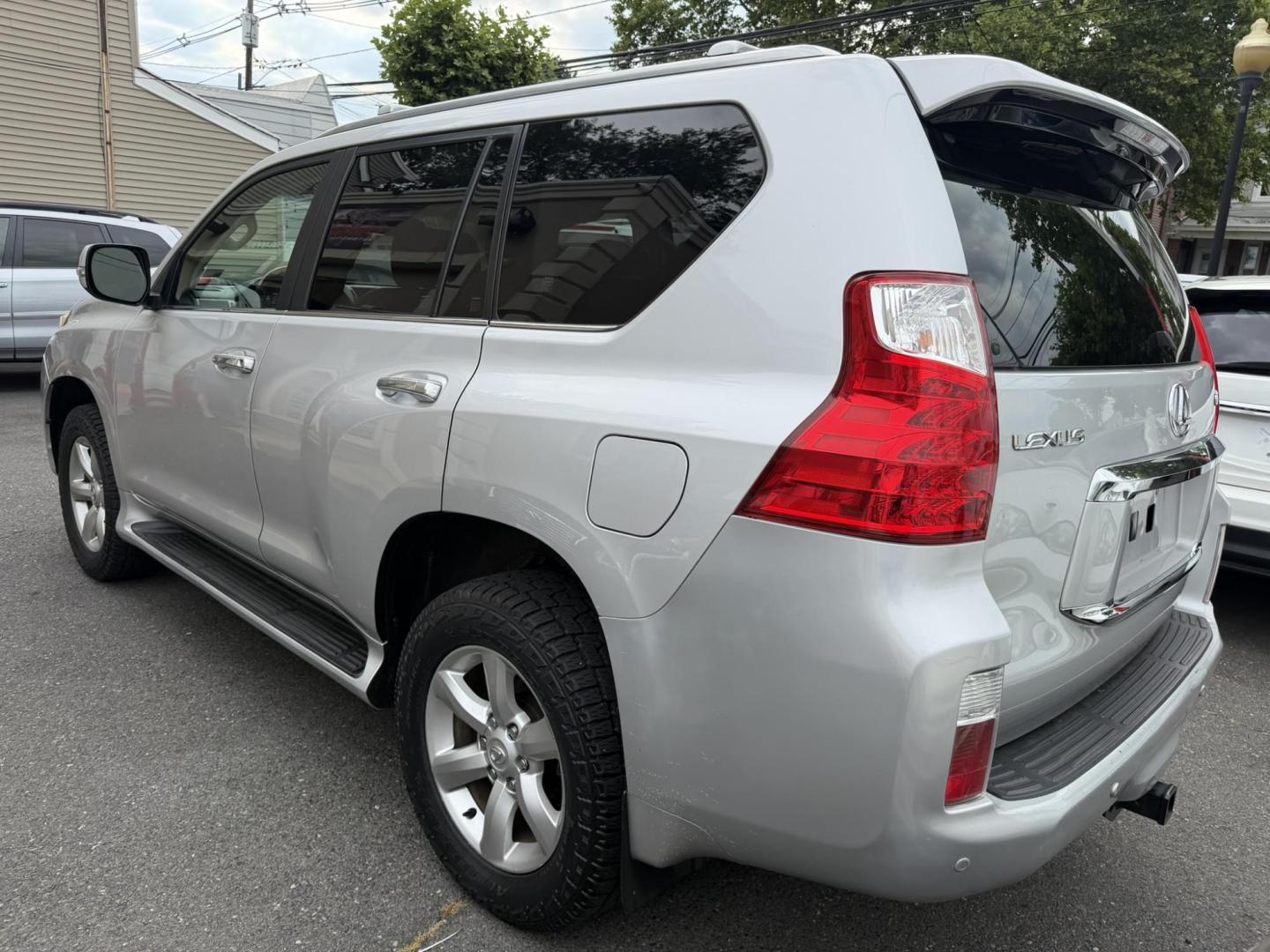 2010 SILVER /Black Leather Lexus GX 460 Sport Utility (JTJBM7FX7A5) with an 4.6L V8 DOHC 32V engine, 6-Speed Automatic transmission, located at 1018 Brunswick Ave, Trenton, NJ, 08638, (609) 989-0900, 40.240086, -74.748085 - Here is a really clean GX that has been serviced up regularly throughout its time, Runs and drives like the day it was new and an absolute must see and drive for yourself! This unit will not last long so please set up an appt. w Anthony to see it, 609-273-5100- Photo#2