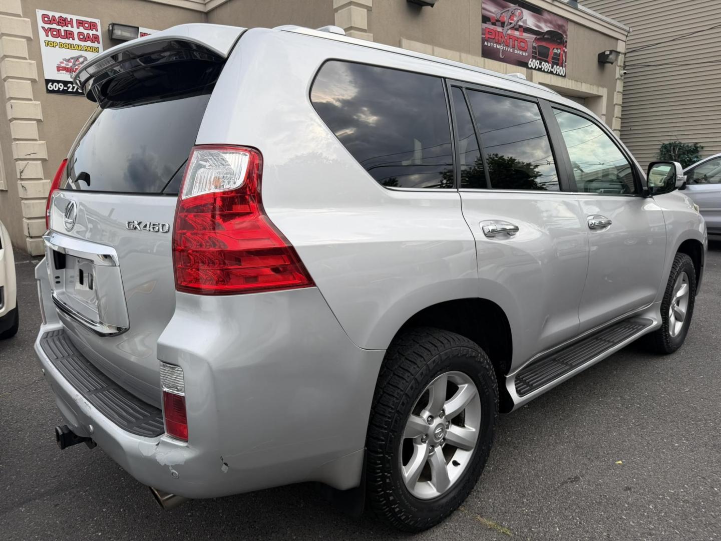 2010 SILVER /Black Leather Lexus GX 460 Sport Utility (JTJBM7FX7A5) with an 4.6L V8 DOHC 32V engine, 6-Speed Automatic transmission, located at 1018 Brunswick Ave, Trenton, NJ, 08638, (609) 989-0900, 40.240086, -74.748085 - Here is a really clean GX that has been serviced up regularly throughout its time, Runs and drives like the day it was new and an absolute must see and drive for yourself! This unit will not last long so please set up an appt. w Anthony to see it, 609-273-5100- Photo#3