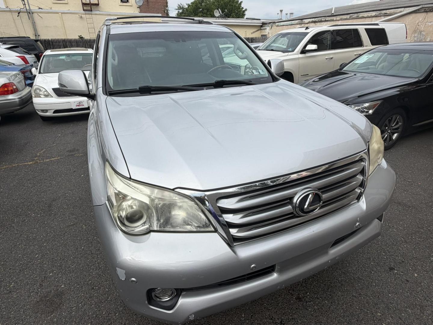2010 SILVER /Black Leather Lexus GX 460 Sport Utility (JTJBM7FX7A5) with an 4.6L V8 DOHC 32V engine, 6-Speed Automatic transmission, located at 1018 Brunswick Ave, Trenton, NJ, 08638, (609) 989-0900, 40.240086, -74.748085 - Here is a really clean GX that has been serviced up regularly throughout its time, Runs and drives like the day it was new and an absolute must see and drive for yourself! This unit will not last long so please set up an appt. w Anthony to see it, 609-273-5100- Photo#6