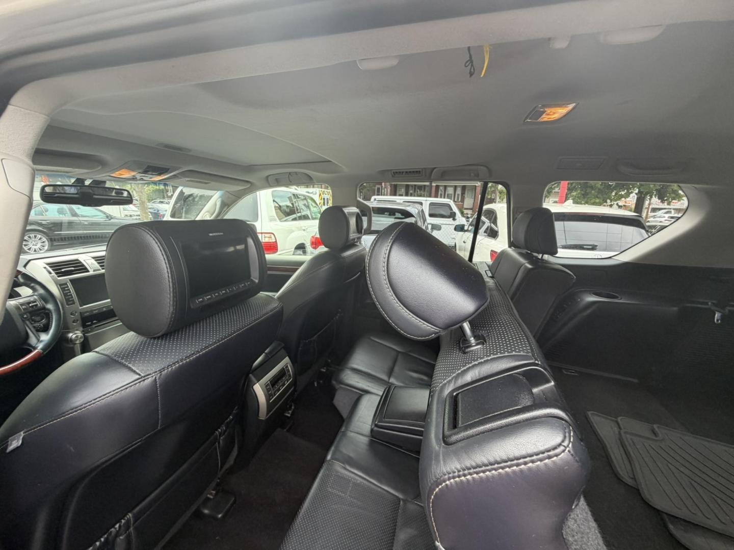 2010 SILVER /Black Leather Lexus GX 460 Sport Utility (JTJBM7FX7A5) with an 4.6L V8 DOHC 32V engine, 6-Speed Automatic transmission, located at 1018 Brunswick Ave, Trenton, NJ, 08638, (609) 989-0900, 40.240086, -74.748085 - Here is a really clean GX that has been serviced up regularly throughout its time, Runs and drives like the day it was new and an absolute must see and drive for yourself! This unit will not last long so please set up an appt. w Anthony to see it, 609-273-5100- Photo#15