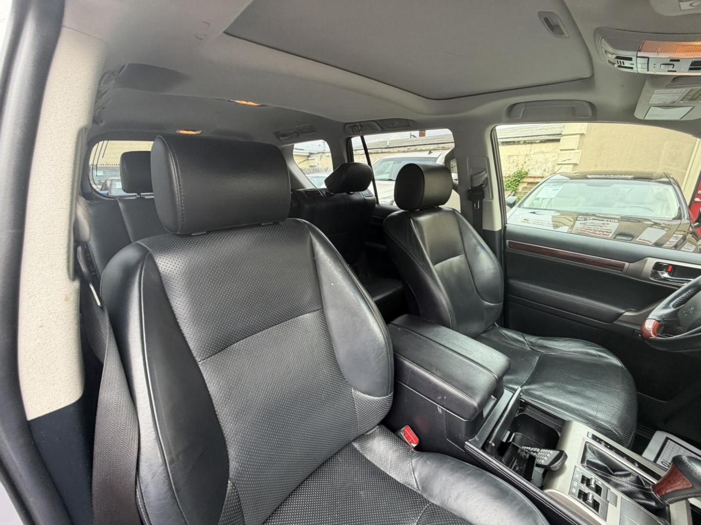2010 SILVER /Black Leather Lexus GX 460 Sport Utility (JTJBM7FX7A5) with an 4.6L V8 DOHC 32V engine, 6-Speed Automatic transmission, located at 1018 Brunswick Ave, Trenton, NJ, 08638, (609) 989-0900, 40.240086, -74.748085 - Here is a really clean GX that has been serviced up regularly throughout its time, Runs and drives like the day it was new and an absolute must see and drive for yourself! This unit will not last long so please set up an appt. w Anthony to see it, 609-273-5100- Photo#25