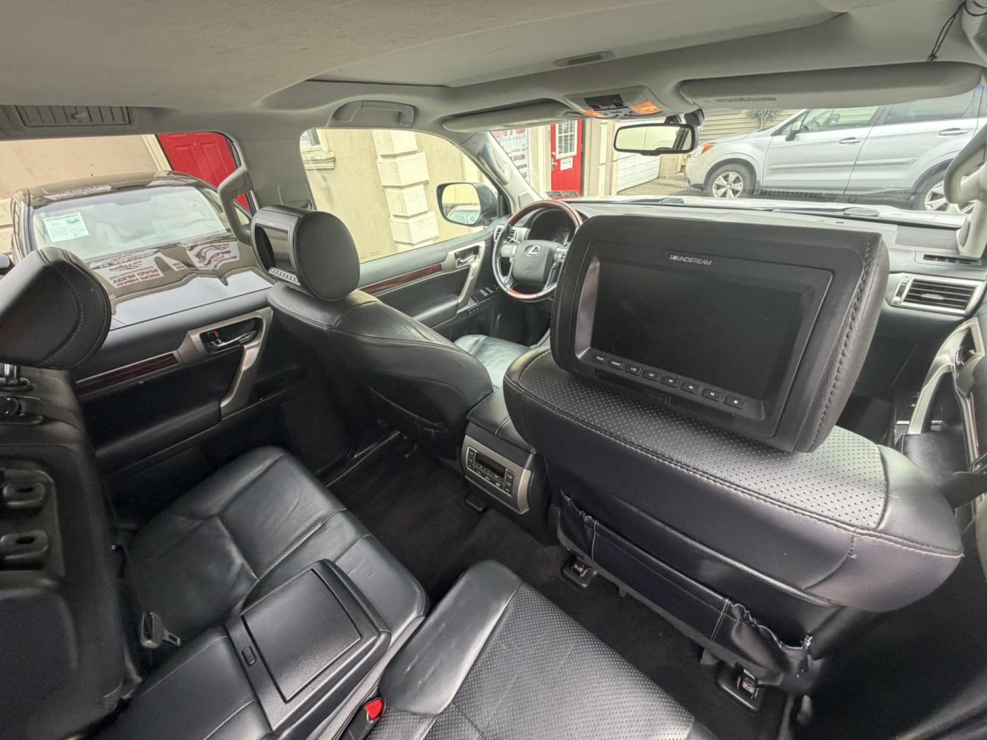 2010 SILVER /Black Leather Lexus GX 460 Sport Utility (JTJBM7FX7A5) with an 4.6L V8 DOHC 32V engine, 6-Speed Automatic transmission, located at 1018 Brunswick Ave, Trenton, NJ, 08638, (609) 989-0900, 40.240086, -74.748085 - Here is a really clean GX that has been serviced up regularly throughout its time, Runs and drives like the day it was new and an absolute must see and drive for yourself! This unit will not last long so please set up an appt. w Anthony to see it, 609-273-5100- Photo#29