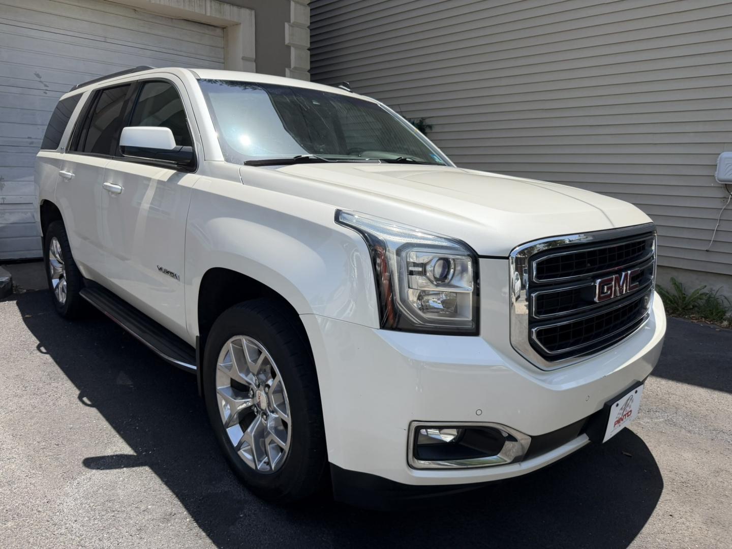 2015 White /Tan GMC Yukon SLT 4WD (1GKS2BKC6FR) with an 5.3L V8 OHV 16V FFV engine, 6-Speed Automatic transmission, located at 1018 Brunswick Ave, Trenton, NJ, 08638, (609) 989-0900, 40.240086, -74.748085 - Here is a super clean and well serviced up GMC Yukon! Fully Loaded and a great color combo for the exterior and interior of this SUV. A must see and drive ASAP as this vehicle will not last long at all, please call Anthony to set up an appt. 609-273-5100- Photo#4