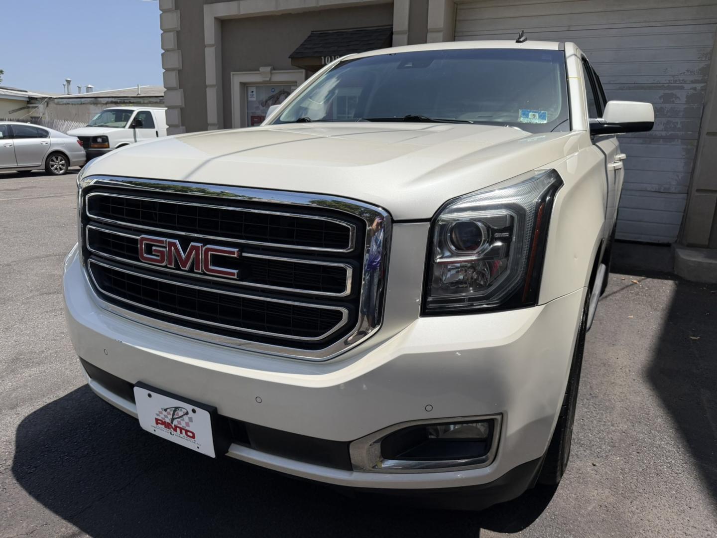 2015 White /Tan GMC Yukon SLT 4WD (1GKS2BKC6FR) with an 5.3L V8 OHV 16V FFV engine, 6-Speed Automatic transmission, located at 1018 Brunswick Ave, Trenton, NJ, 08638, (609) 989-0900, 40.240086, -74.748085 - Here is a super clean and well serviced up GMC Yukon! Fully Loaded and a great color combo for the exterior and interior of this SUV. A must see and drive ASAP as this vehicle will not last long at all, please call Anthony to set up an appt. 609-273-5100- Photo#3