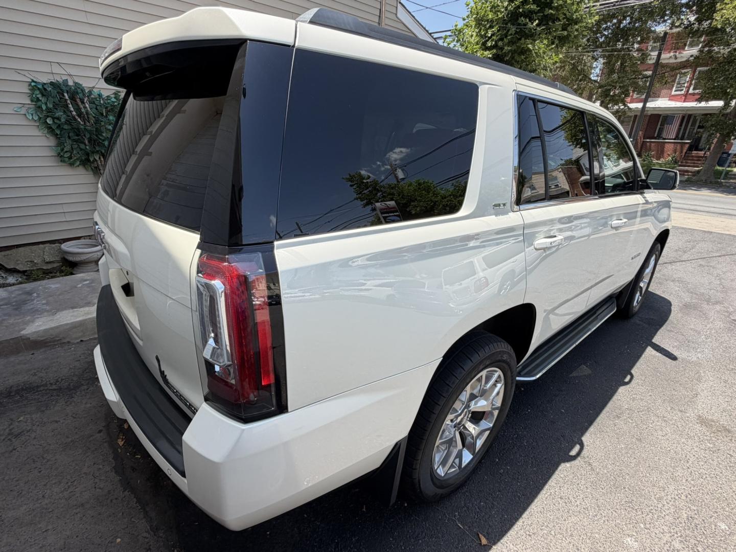 2015 White /Tan GMC Yukon SLT 4WD (1GKS2BKC6FR) with an 5.3L V8 OHV 16V FFV engine, 6-Speed Automatic transmission, located at 1018 Brunswick Ave, Trenton, NJ, 08638, (609) 989-0900, 40.240086, -74.748085 - Here is a super clean and well serviced up GMC Yukon! Fully Loaded and a great color combo for the exterior and interior of this SUV. A must see and drive ASAP as this vehicle will not last long at all, please call Anthony to set up an appt. 609-273-5100- Photo#6