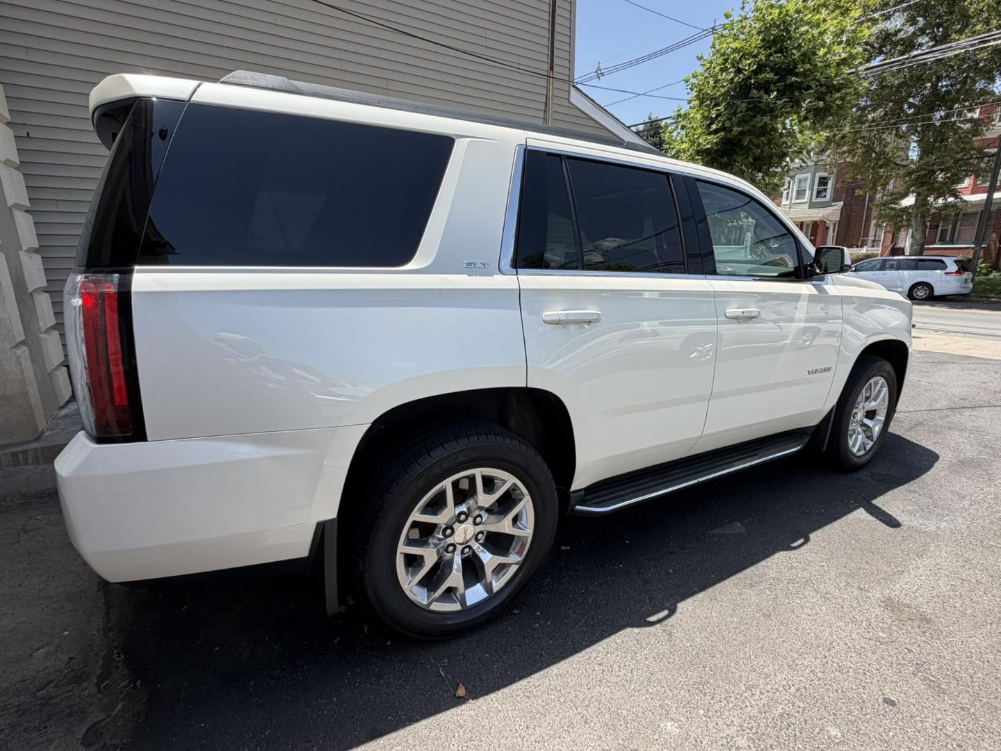2015 White /Tan GMC Yukon SLT 4WD (1GKS2BKC6FR) with an 5.3L V8 OHV 16V FFV engine, 6-Speed Automatic transmission, located at 1018 Brunswick Ave, Trenton, NJ, 08638, (609) 989-0900, 40.240086, -74.748085 - Here is a super clean and well serviced up GMC Yukon! Fully Loaded and a great color combo for the exterior and interior of this SUV. A must see and drive ASAP as this vehicle will not last long at all, please call Anthony to set up an appt. 609-273-5100- Photo#7