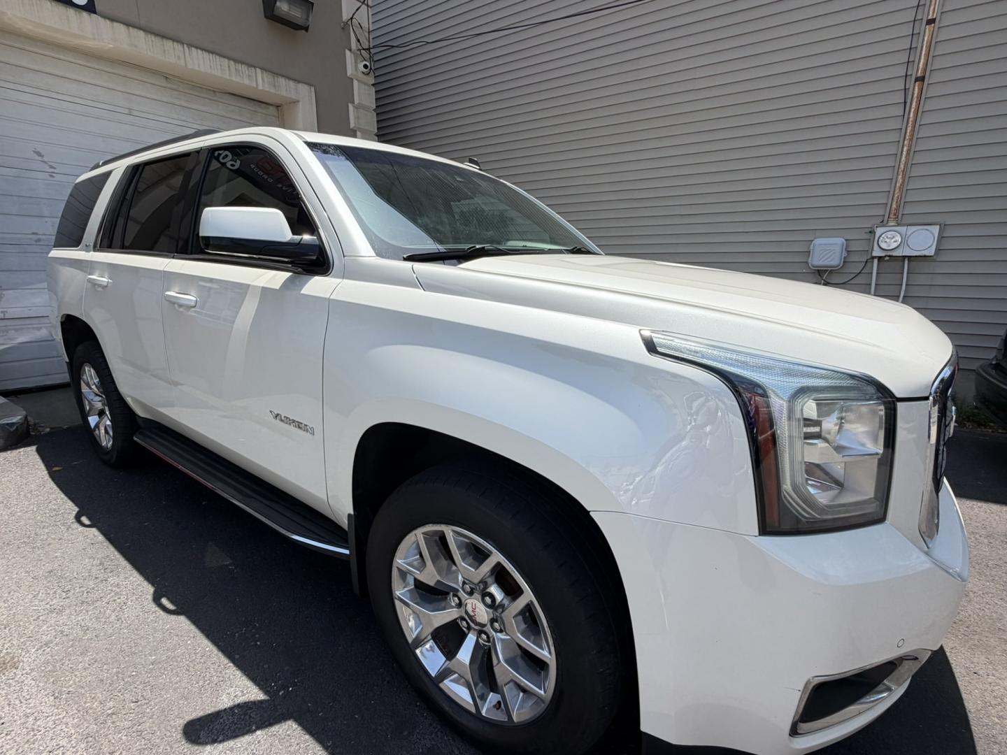 2015 White /Tan GMC Yukon SLT 4WD (1GKS2BKC6FR) with an 5.3L V8 OHV 16V FFV engine, 6-Speed Automatic transmission, located at 1018 Brunswick Ave, Trenton, NJ, 08638, (609) 989-0900, 40.240086, -74.748085 - Here is a super clean and well serviced up GMC Yukon! Fully Loaded and a great color combo for the exterior and interior of this SUV. A must see and drive ASAP as this vehicle will not last long at all, please call Anthony to set up an appt. 609-273-5100- Photo#9