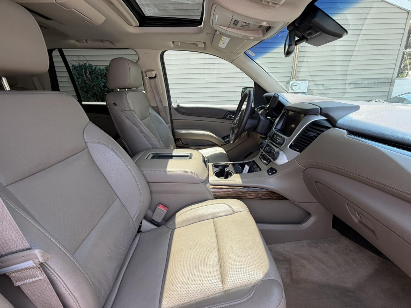 2015 White /Tan GMC Yukon SLT 4WD (1GKS2BKC6FR) with an 5.3L V8 OHV 16V FFV engine, 6-Speed Automatic transmission, located at 1018 Brunswick Ave, Trenton, NJ, 08638, (609) 989-0900, 40.240086, -74.748085 - Here is a super clean and well serviced up GMC Yukon! Fully Loaded and a great color combo for the exterior and interior of this SUV. A must see and drive ASAP as this vehicle will not last long at all, please call Anthony to set up an appt. 609-273-5100- Photo#29