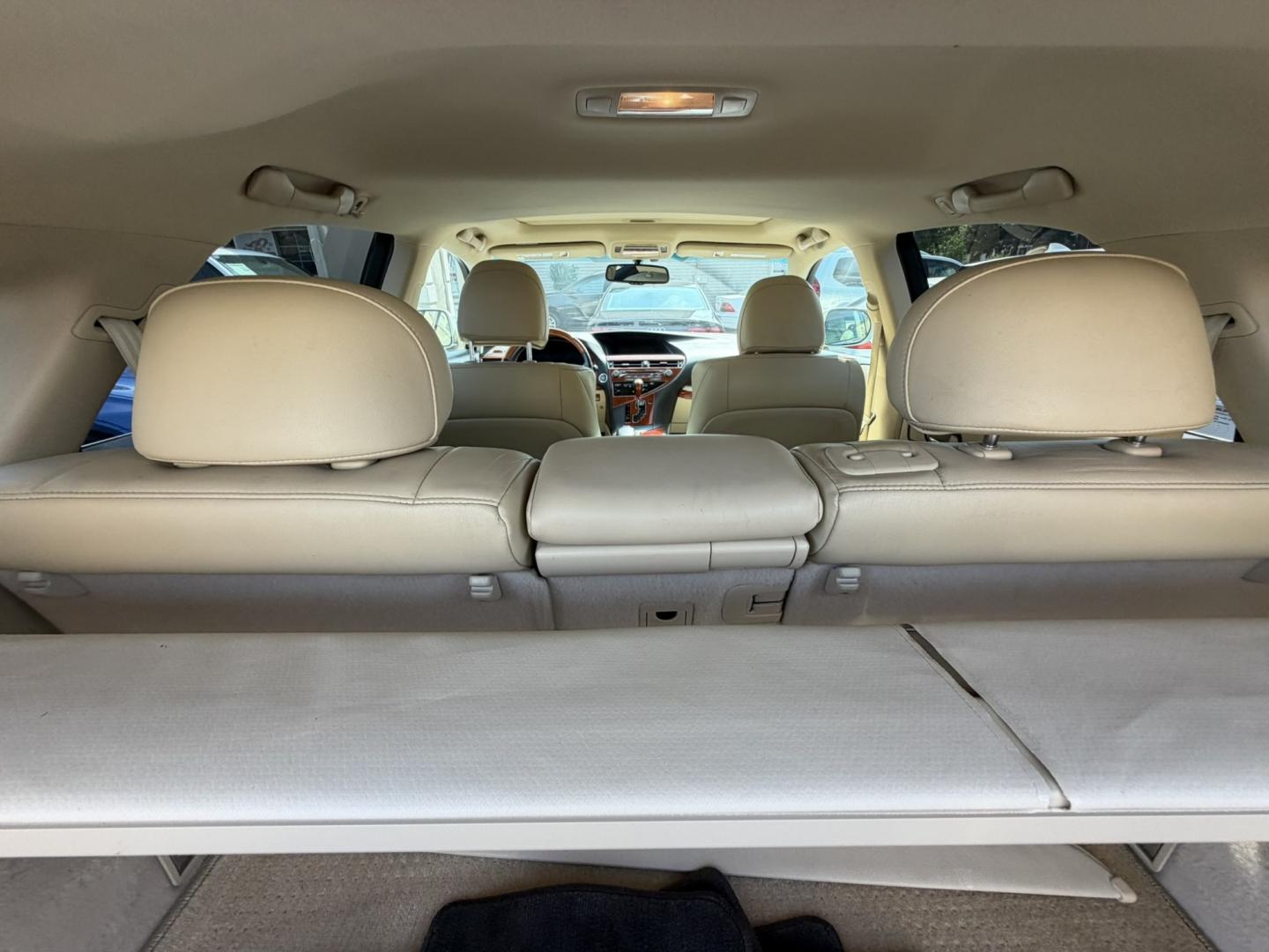 2011 Gold /Tan Leather Lexus RX 350 AWD (2T2BK1BA9BC) with an 3.5L V6 DOHC 24V engine, 5A transmission, located at 1018 Brunswick Ave, Trenton, NJ, 08638, (609) 989-0900, 40.240086, -74.748085 - A really clean and well maintained Lexus RX, a must see and drive ASAP! Financing available, call Anthony to set up an appointment to see it, 609-273-5100- Photo#11