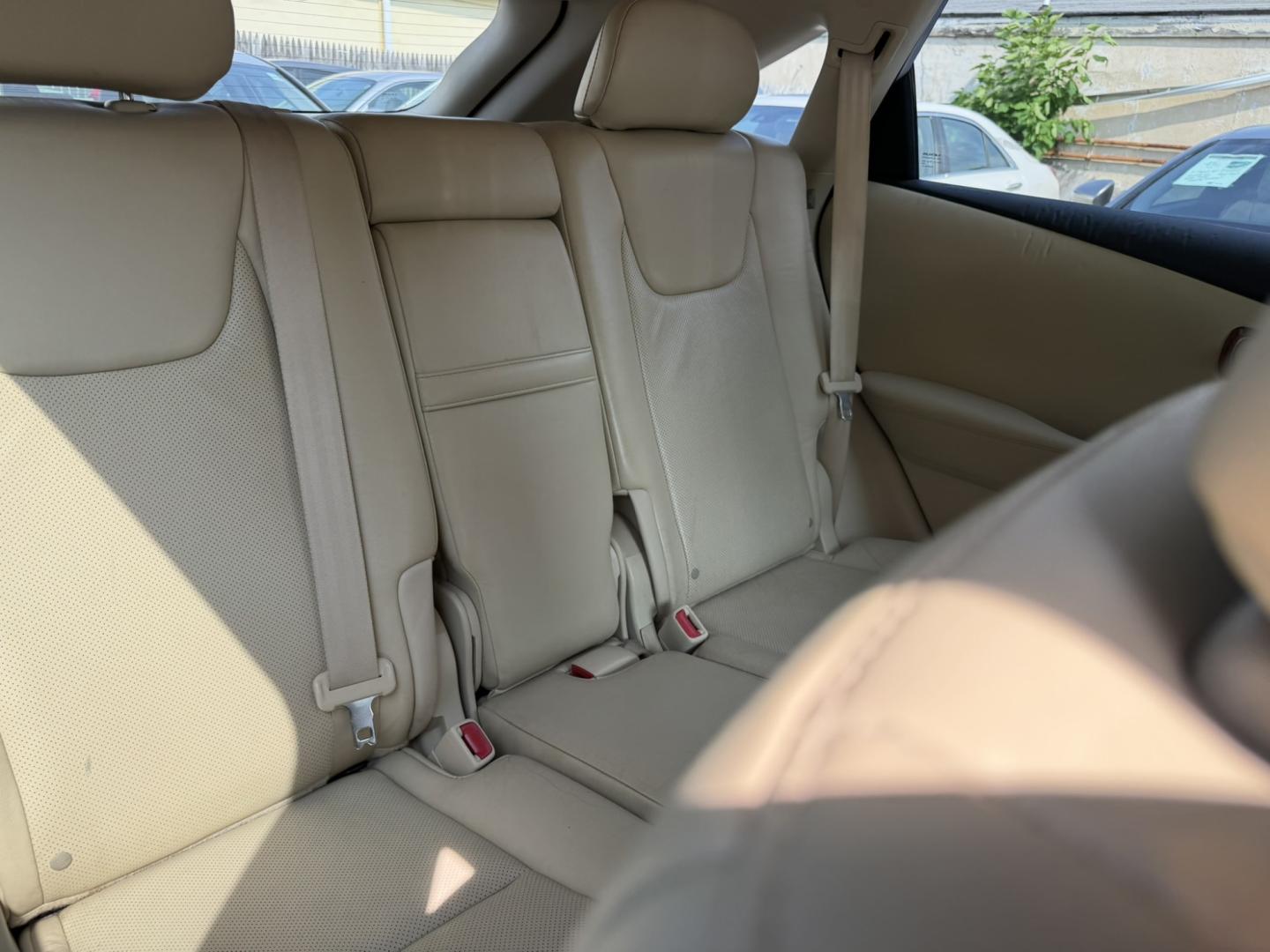 2011 Gold /Tan Leather Lexus RX 350 AWD (2T2BK1BA9BC) with an 3.5L V6 DOHC 24V engine, 5A transmission, located at 1018 Brunswick Ave, Trenton, NJ, 08638, (609) 989-0900, 40.240086, -74.748085 - A really clean and well maintained Lexus RX, a must see and drive ASAP! Financing available, call Anthony to set up an appointment to see it, 609-273-5100- Photo#14