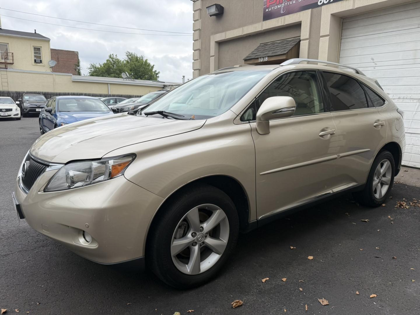 2011 Gold /Tan Leather Lexus RX 350 AWD (2T2BK1BA9BC) with an 3.5L V6 DOHC 24V engine, 5A transmission, located at 1018 Brunswick Ave, Trenton, NJ, 08638, (609) 989-0900, 40.240086, -74.748085 - A really clean and well maintained Lexus RX, a must see and drive ASAP! Financing available, call Anthony to set up an appointment to see it, 609-273-5100- Photo#15