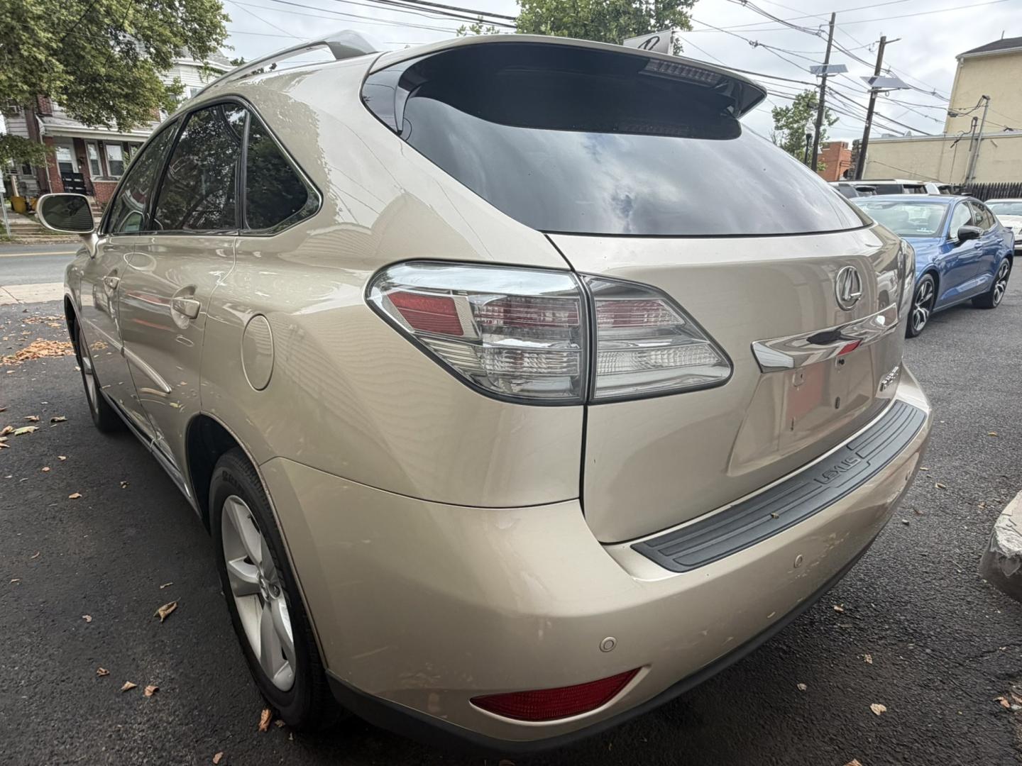2011 Gold /Tan Leather Lexus RX 350 AWD (2T2BK1BA9BC) with an 3.5L V6 DOHC 24V engine, 5A transmission, located at 1018 Brunswick Ave, Trenton, NJ, 08638, (609) 989-0900, 40.240086, -74.748085 - A really clean and well maintained Lexus RX, a must see and drive ASAP! Financing available, call Anthony to set up an appointment to see it, 609-273-5100- Photo#20