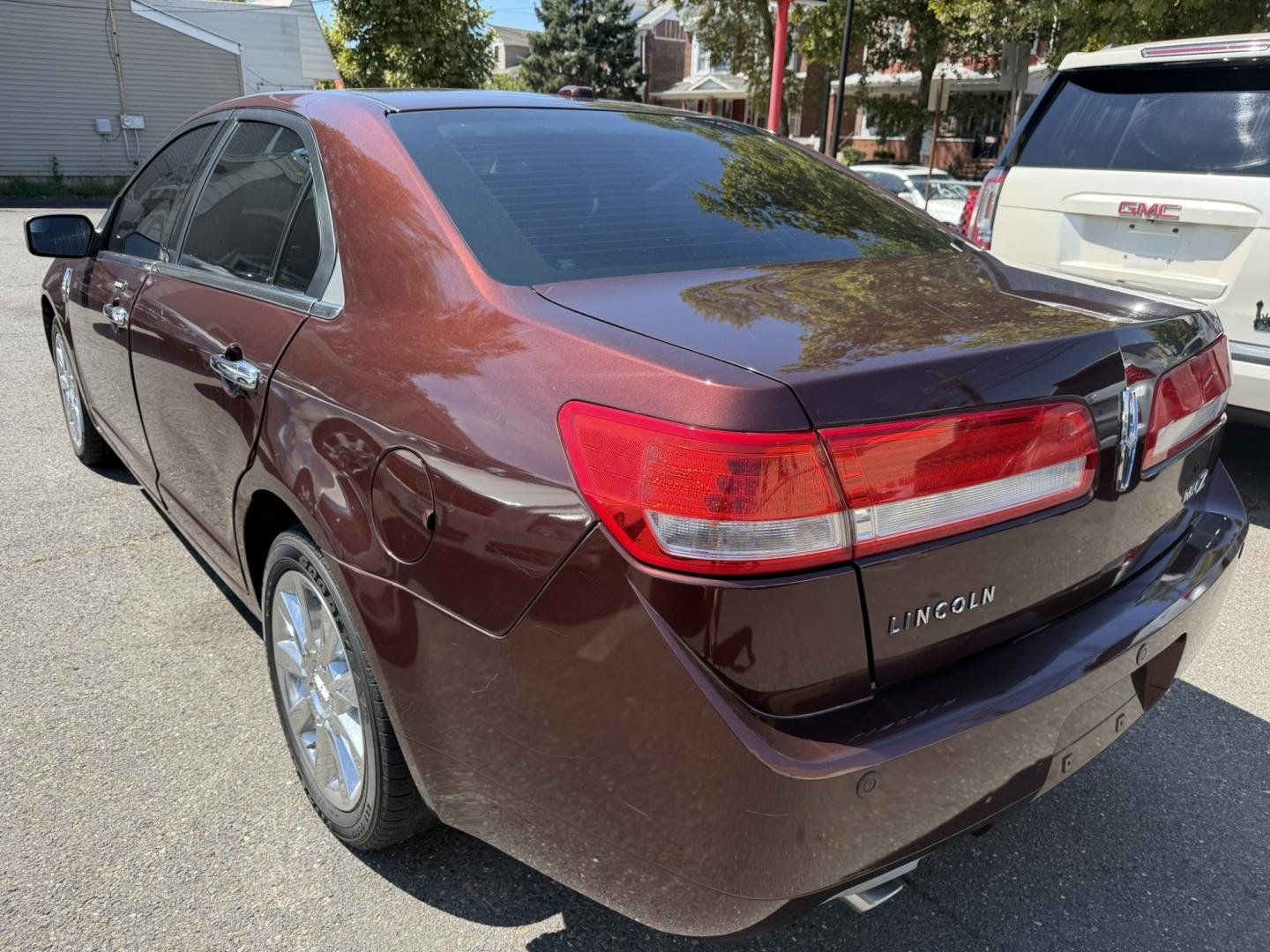 2012 /Black Leather Lincoln MKZ FWD (3LNHL2GC2CR) with an 3.5L V6 DOHC 24V engine, 6A transmission, located at 1018 Brunswick Ave, Trenton, NJ, 08638, (609) 989-0900, 40.240086, -74.748085- Photo#5
