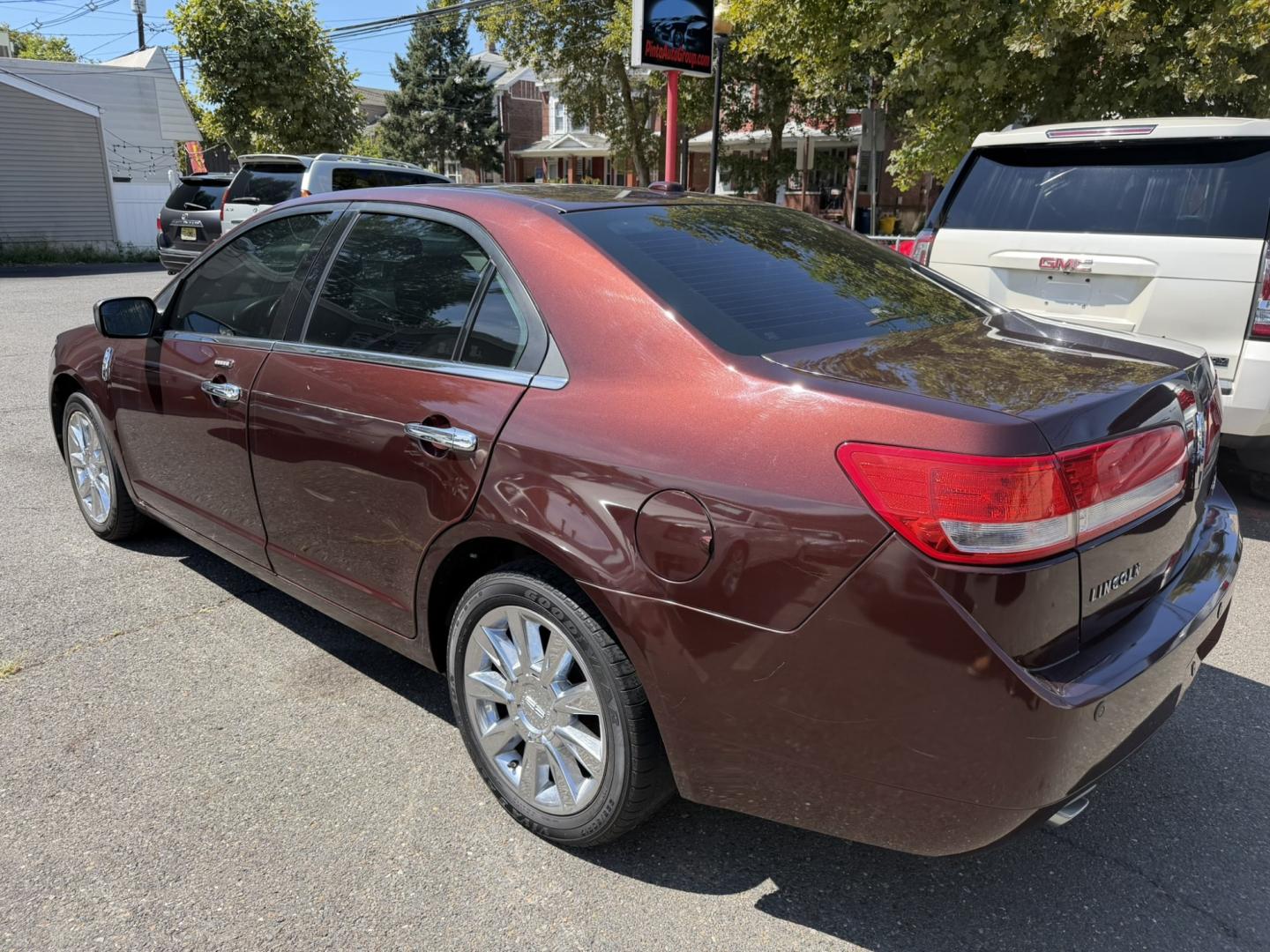 2012 /Black Leather Lincoln MKZ FWD (3LNHL2GC2CR) with an 3.5L V6 DOHC 24V engine, 6A transmission, located at 1018 Brunswick Ave, Trenton, NJ, 08638, (609) 989-0900, 40.240086, -74.748085- Photo#4