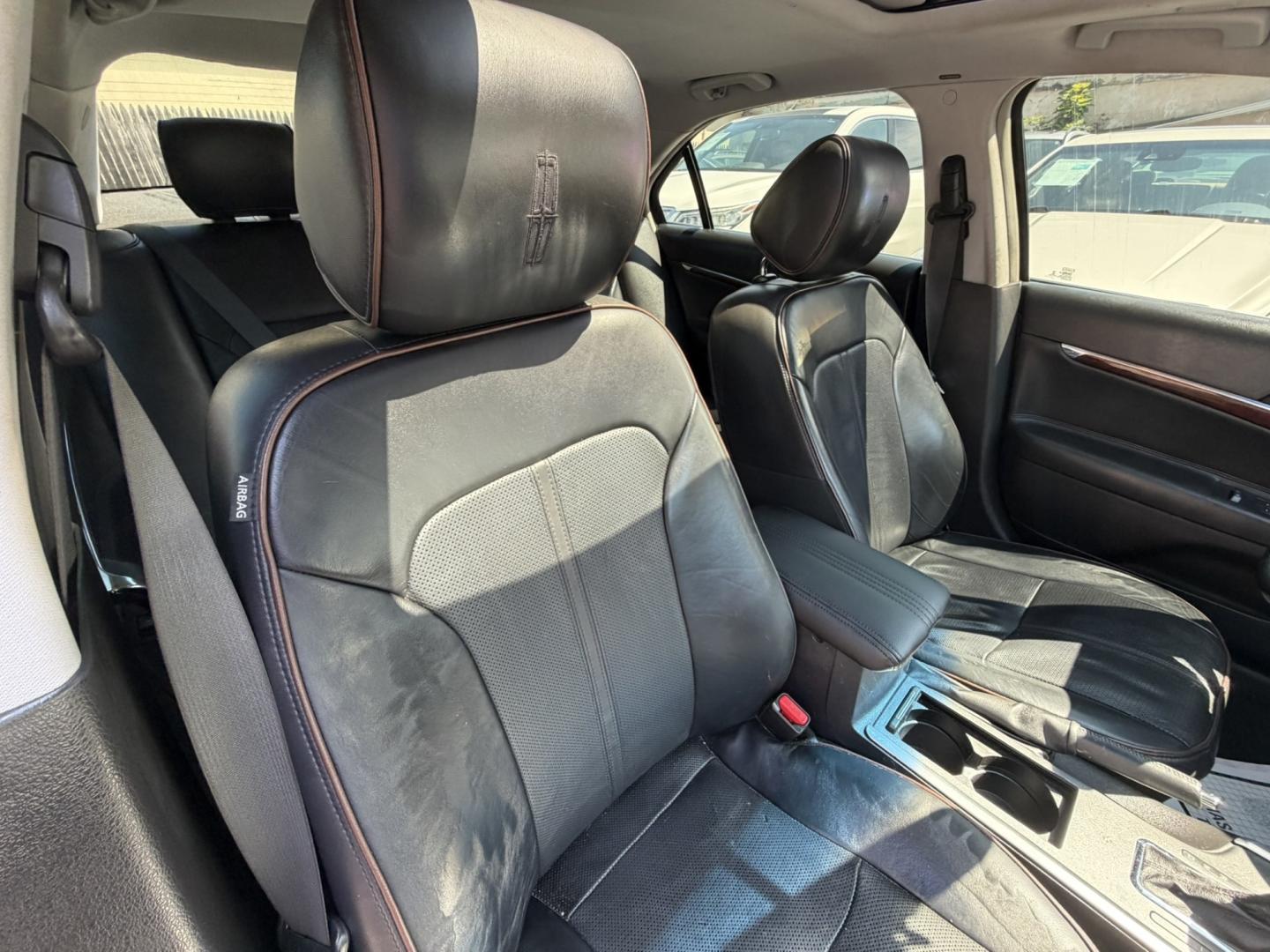 2012 /Black Leather Lincoln MKZ FWD (3LNHL2GC2CR) with an 3.5L V6 DOHC 24V engine, 6A transmission, located at 1018 Brunswick Ave, Trenton, NJ, 08638, (609) 989-0900, 40.240086, -74.748085- Photo#31