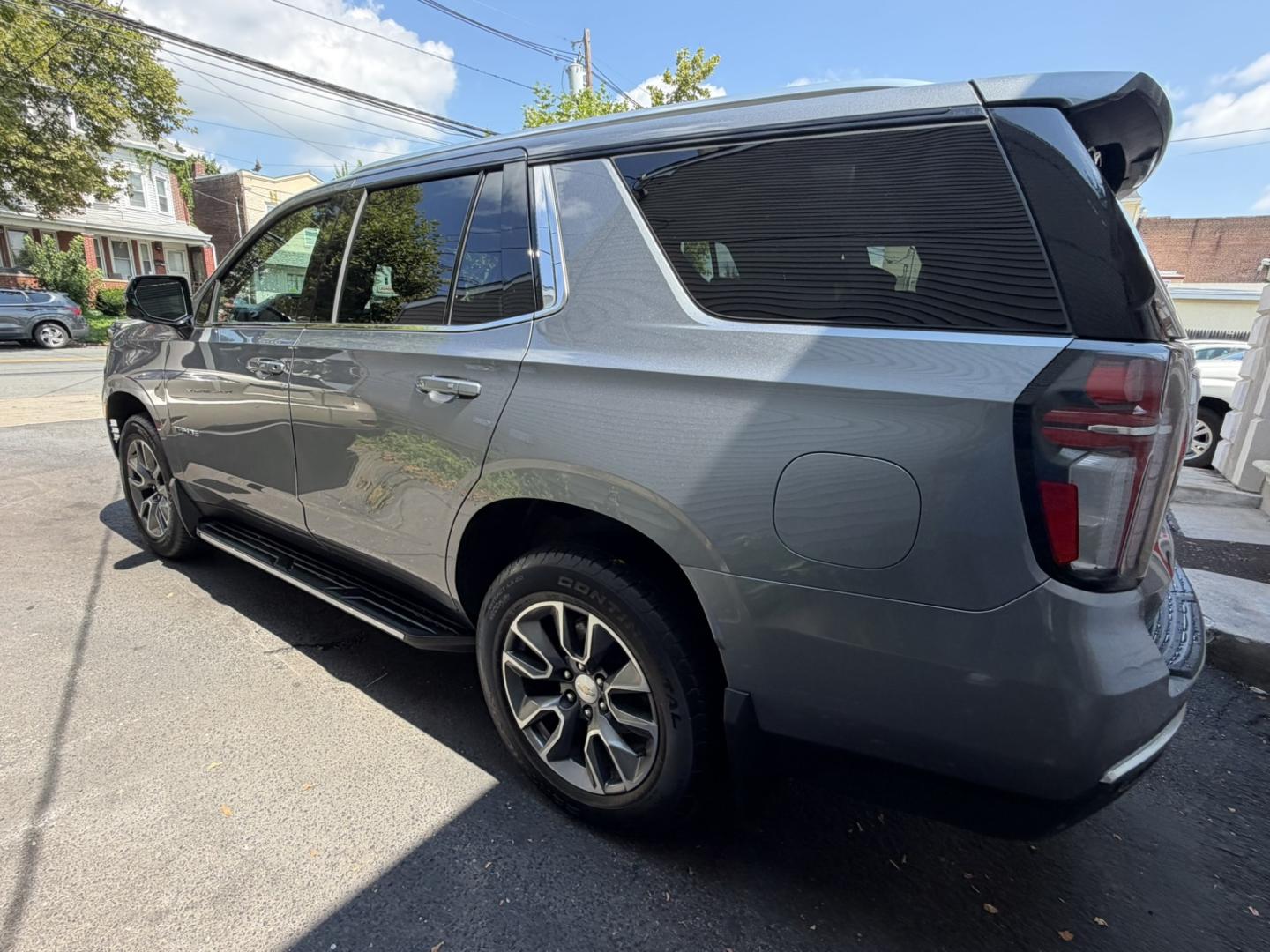 2022 GRAY /Black Leather Chevrolet Tahoe LT 4WD (1GNSKNKD1NR) with an 5.3L V8 OHV 16V engine, 10A transmission, located at 1018 Brunswick Ave, Trenton, NJ, 08638, (609) 989-0900, 40.240086, -74.748085- Photo#5
