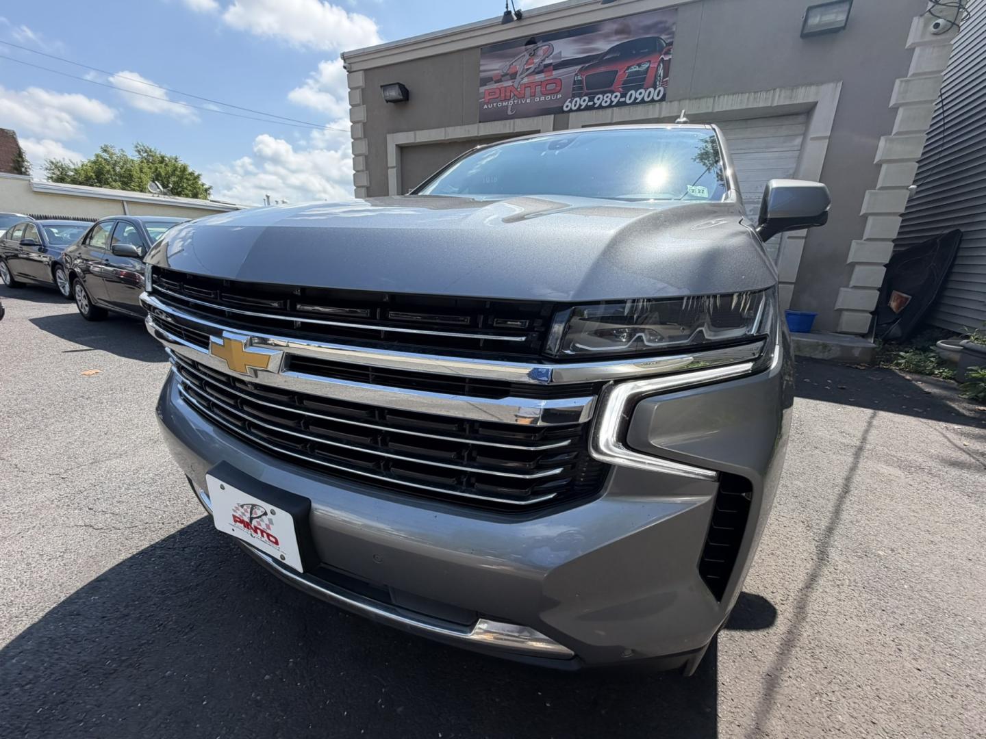 2022 GRAY /Black Leather Chevrolet Tahoe LT 4WD (1GNSKNKD1NR) with an 5.3L V8 OHV 16V engine, 10A transmission, located at 1018 Brunswick Ave, Trenton, NJ, 08638, (609) 989-0900, 40.240086, -74.748085- Photo#6