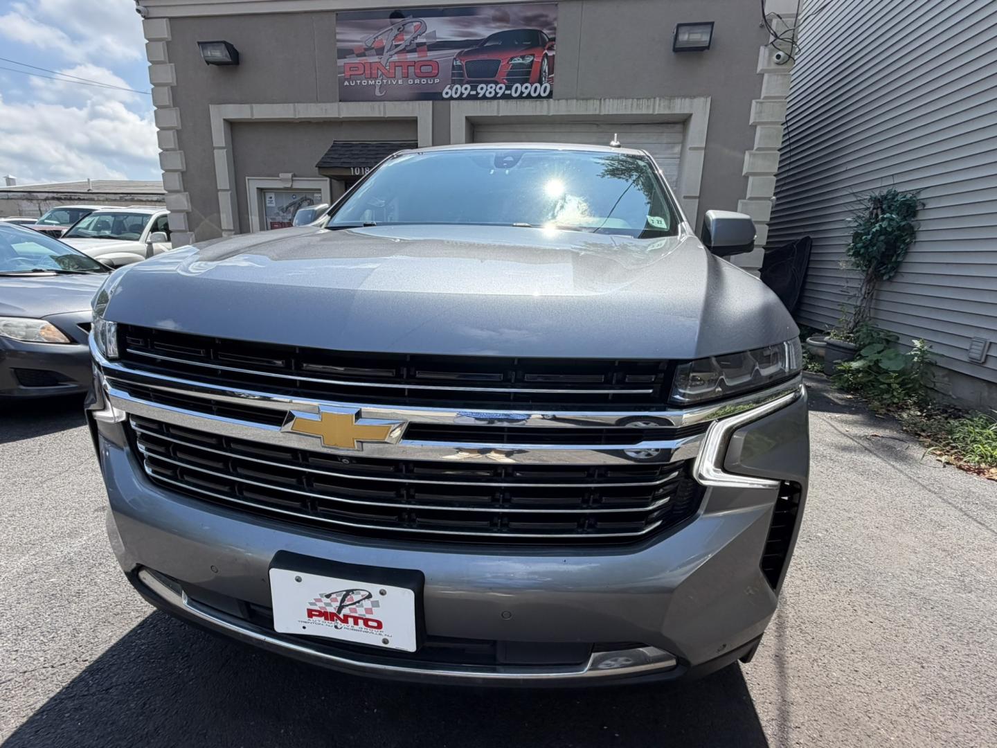 2022 GRAY /Black Leather Chevrolet Tahoe LT 4WD (1GNSKNKD1NR) with an 5.3L V8 OHV 16V engine, 10A transmission, located at 1018 Brunswick Ave, Trenton, NJ, 08638, (609) 989-0900, 40.240086, -74.748085- Photo#2