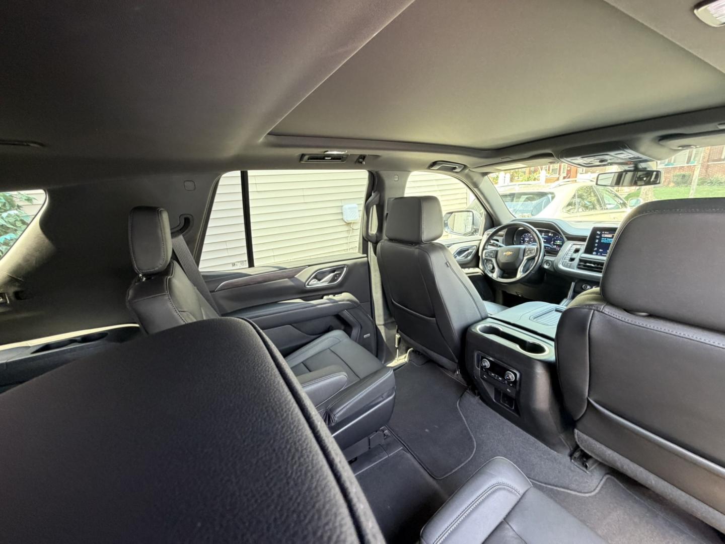 2022 GRAY /Black Leather Chevrolet Tahoe LT 4WD (1GNSKNKD1NR) with an 5.3L V8 OHV 16V engine, 10A transmission, located at 1018 Brunswick Ave, Trenton, NJ, 08638, (609) 989-0900, 40.240086, -74.748085- Photo#13