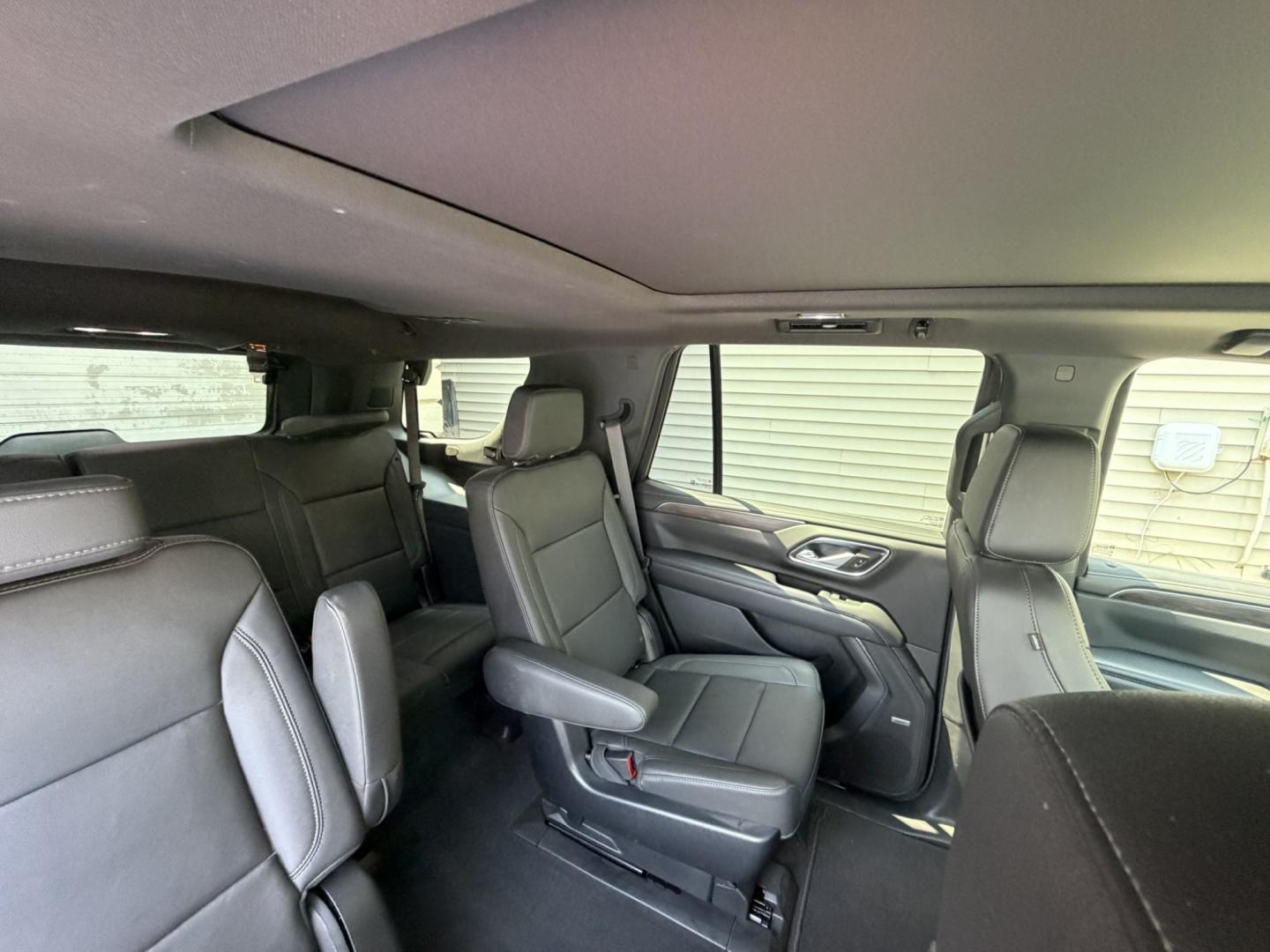 2022 GRAY /Black Leather Chevrolet Tahoe LT 4WD (1GNSKNKD1NR) with an 5.3L V8 OHV 16V engine, 10A transmission, located at 1018 Brunswick Ave, Trenton, NJ, 08638, (609) 989-0900, 40.240086, -74.748085- Photo#16