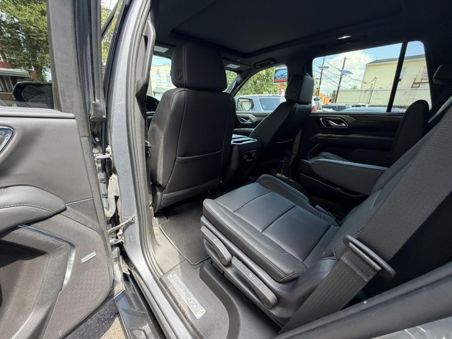 2022 GRAY /Black Leather Chevrolet Tahoe LT 4WD (1GNSKNKD1NR) with an 5.3L V8 OHV 16V engine, 10A transmission, located at 1018 Brunswick Ave, Trenton, NJ, 08638, (609) 989-0900, 40.240086, -74.748085- Photo#31