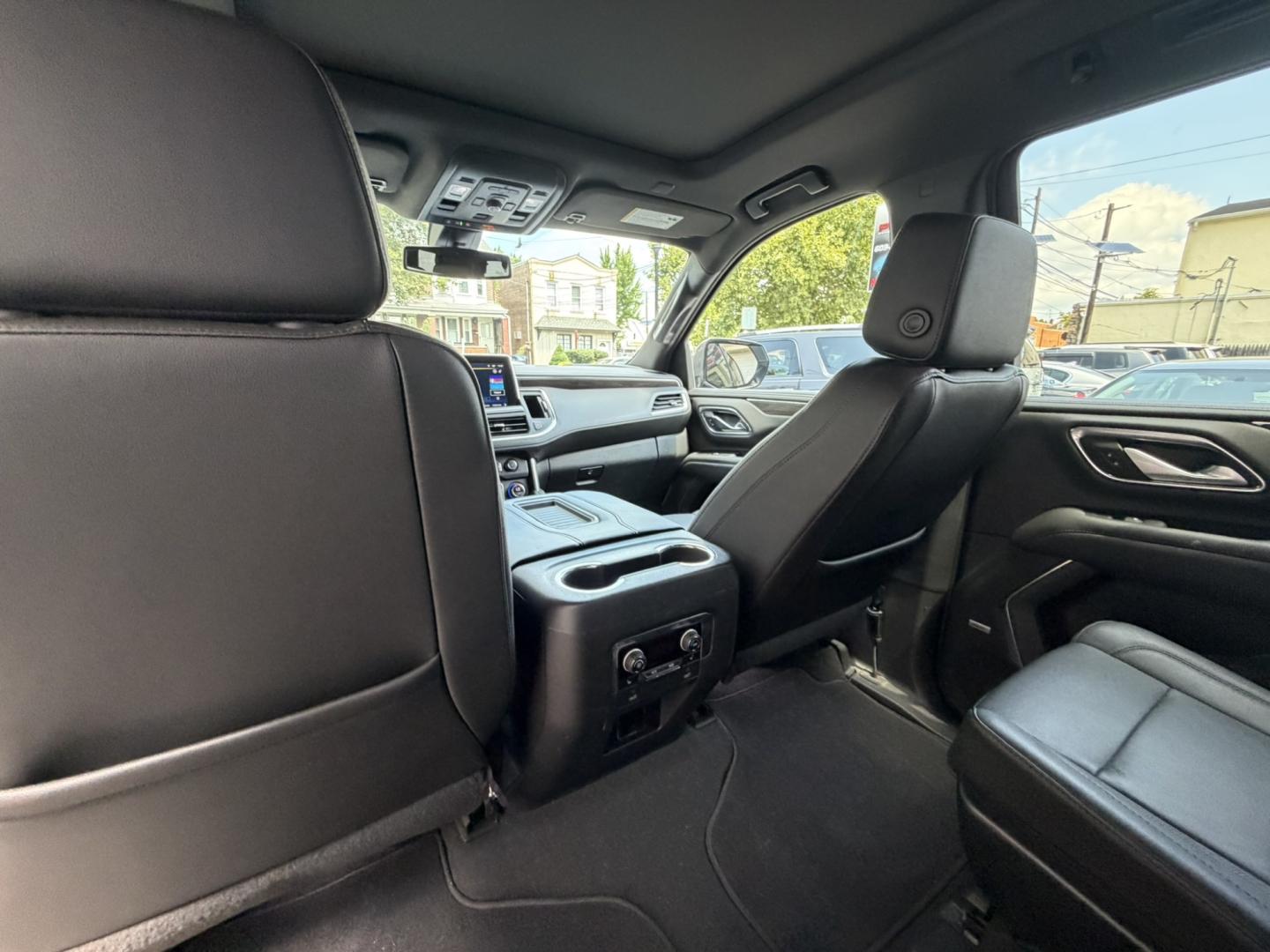 2022 GRAY /Black Leather Chevrolet Tahoe LT 4WD (1GNSKNKD1NR) with an 5.3L V8 OHV 16V engine, 10A transmission, located at 1018 Brunswick Ave, Trenton, NJ, 08638, (609) 989-0900, 40.240086, -74.748085- Photo#32