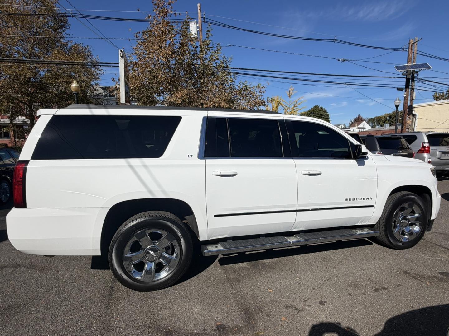 2018 White Chevrolet Suburban LT 4WD (1GNSKHKC8JR) with an 5.3L V8 OHV 16V engine, 6A transmission, located at 1018 Brunswick Ave, Trenton, NJ, 08638, (609) 989-0900, 40.240086, -74.748085- Photo#8