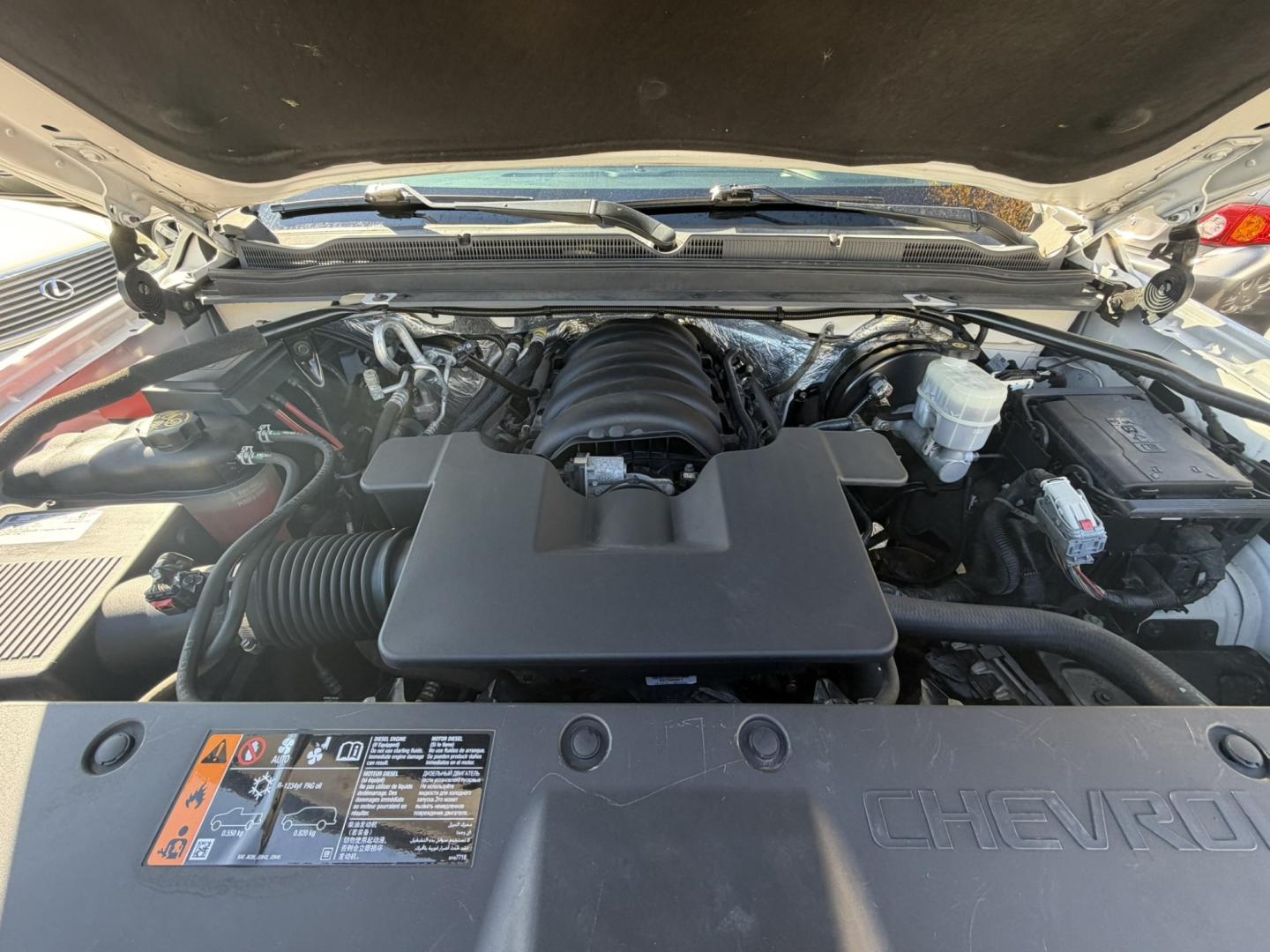 2018 White Chevrolet Suburban LT 4WD (1GNSKHKC8JR) with an 5.3L V8 OHV 16V engine, 6A transmission, located at 1018 Brunswick Ave, Trenton, NJ, 08638, (609) 989-0900, 40.240086, -74.748085- Photo#15