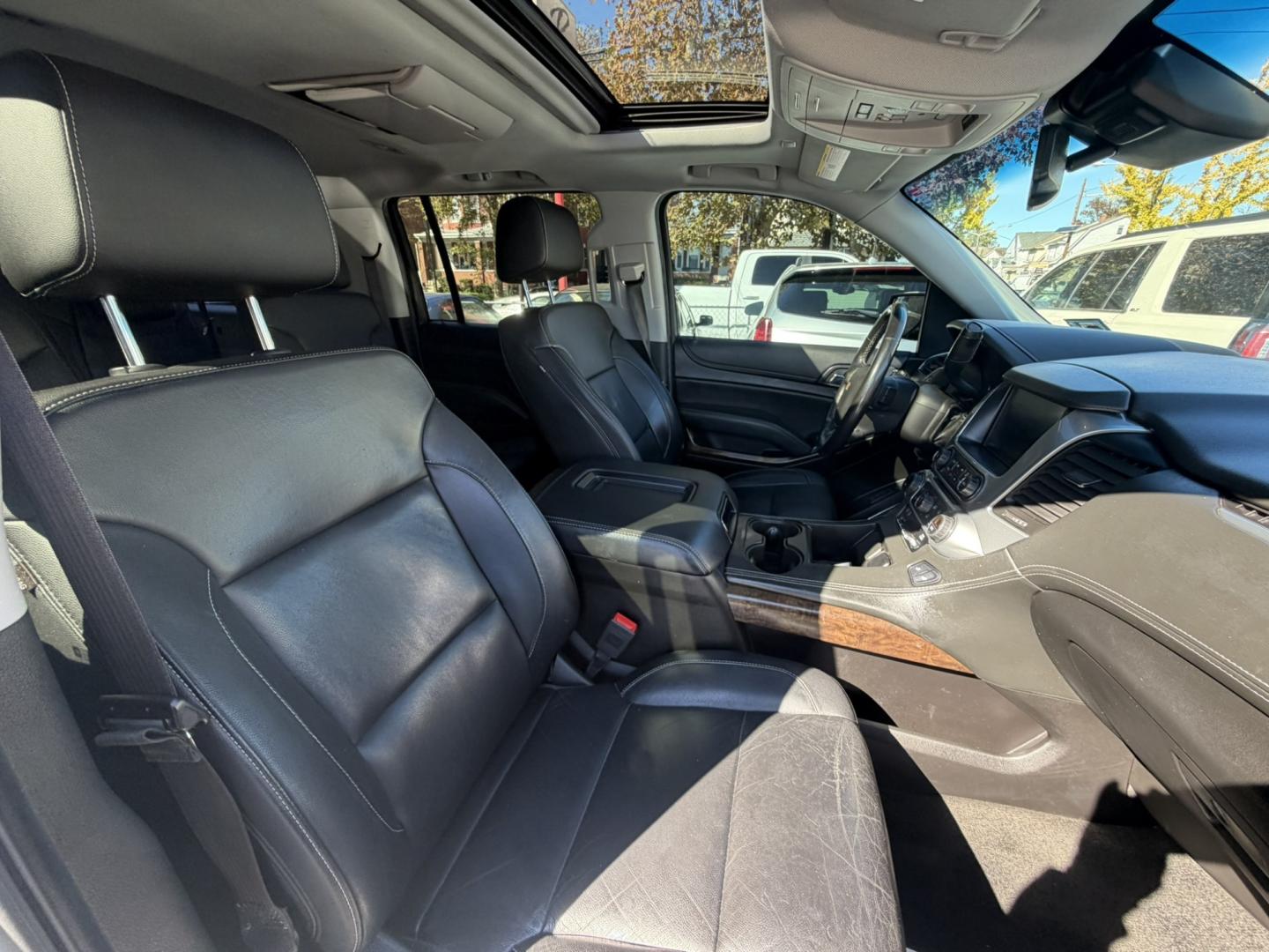 2018 White Chevrolet Suburban LT 4WD (1GNSKHKC8JR) with an 5.3L V8 OHV 16V engine, 6A transmission, located at 1018 Brunswick Ave, Trenton, NJ, 08638, (609) 989-0900, 40.240086, -74.748085- Photo#16