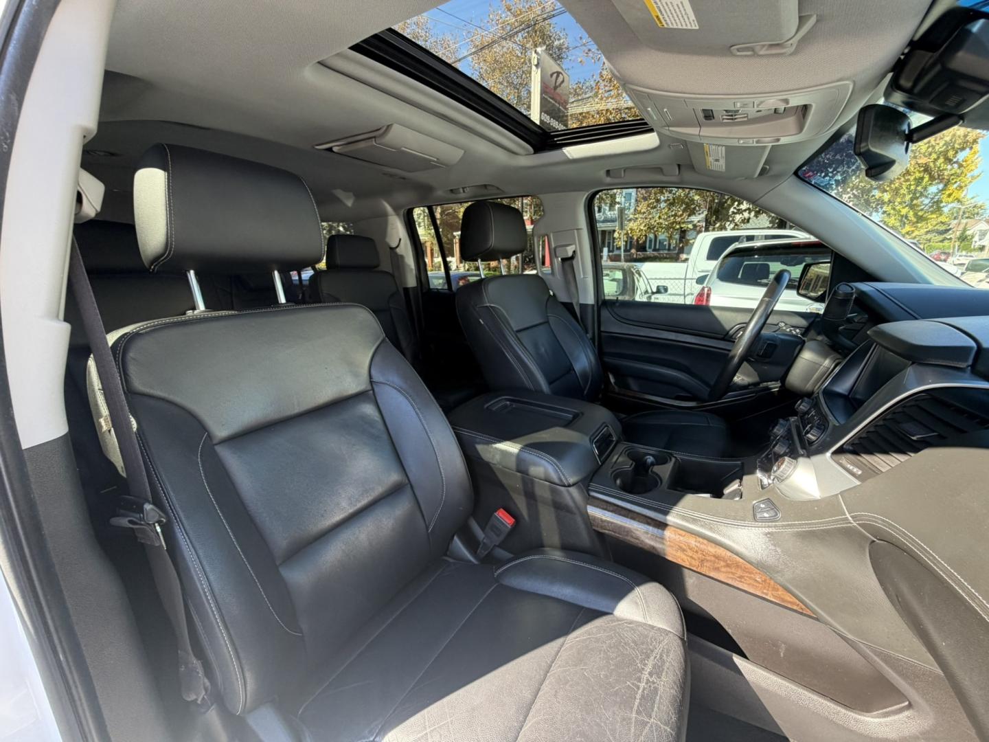 2018 White Chevrolet Suburban LT 4WD (1GNSKHKC8JR) with an 5.3L V8 OHV 16V engine, 6A transmission, located at 1018 Brunswick Ave, Trenton, NJ, 08638, (609) 989-0900, 40.240086, -74.748085- Photo#18